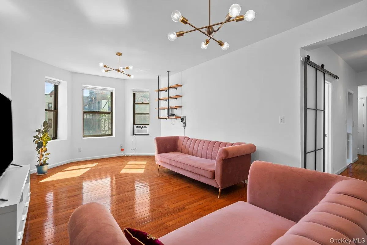 756 Brady Avenue, New York, NY, 2 Bedrooms Bedrooms, 4 Rooms Rooms,1 BathroomBathrooms,Residential,For Rent,Brady,0,1027515 756 Brady Avenue, New York, NY, 2 Bedrooms Bedrooms, 4 Rooms Rooms,1 BathroomBathrooms,Residential,For Rent,Brady,0,1027515