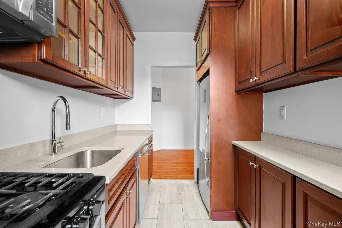 756 Brady Avenue, New York, NY, 2 Bedrooms Bedrooms, 4 Rooms Rooms,1 BathroomBathrooms,Residential,For Rent,Brady,0,1027515 756 Brady Avenue, New York, NY, 2 Bedrooms Bedrooms, 4 Rooms Rooms,1 BathroomBathrooms,Residential,For Rent,Brady,0,1027515