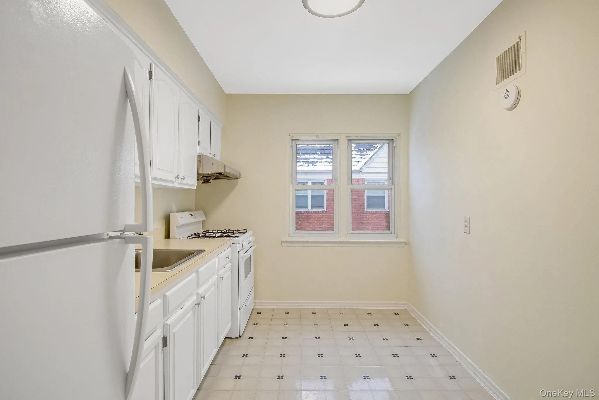 75-07 198th Street, New York, NY, 2 Bedrooms Bedrooms, 5 Rooms Rooms,1 BathroomBathrooms,Residential Lease,For Rent,198th,0,1027524 75-07 198th Street, New York, NY, 2 Bedrooms Bedrooms, 5 Rooms Rooms,1 BathroomBathrooms,Residential Lease,For Rent,198th,0,1027524
