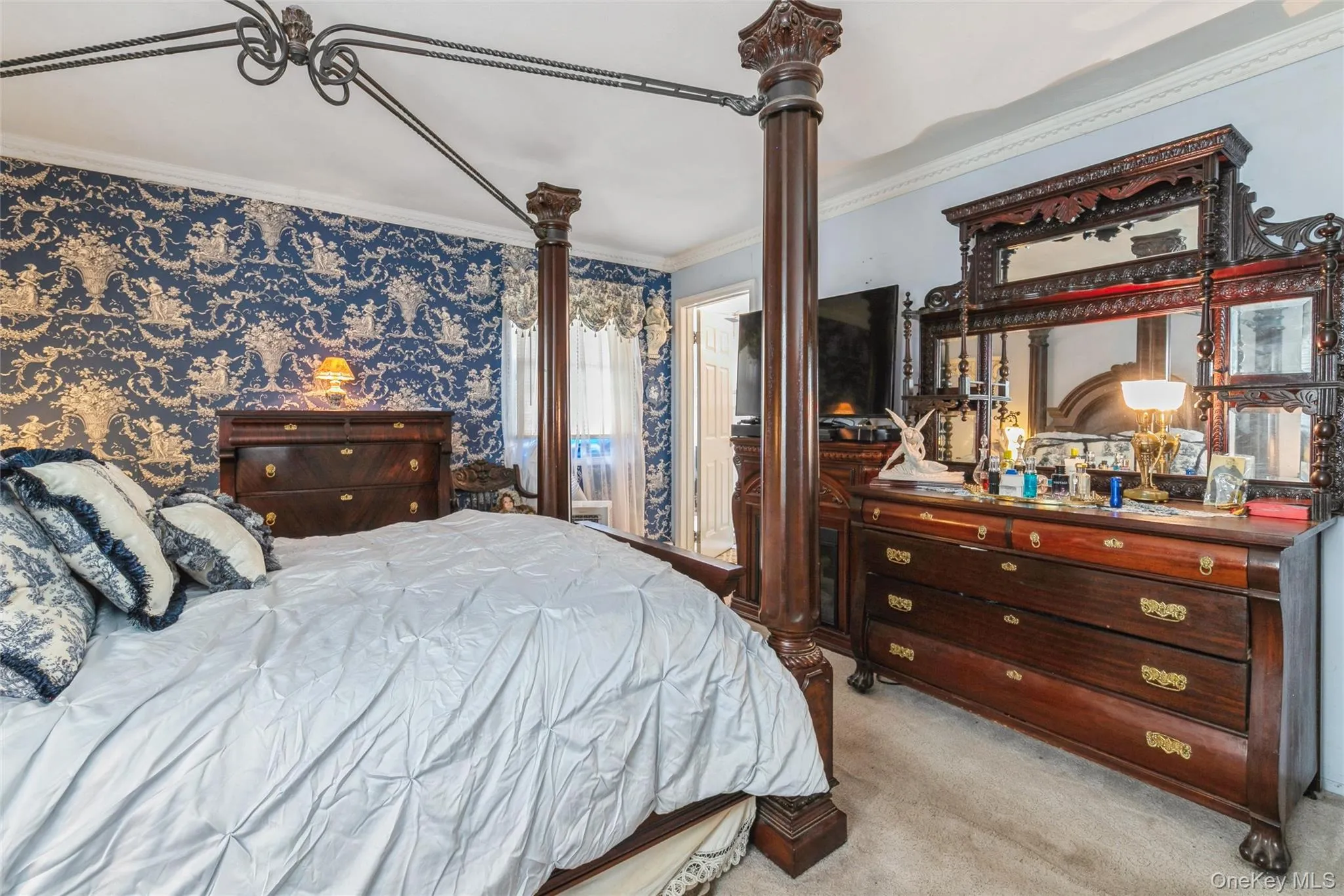 18 Linden Avenue, Smithtown, NY, 4 Bedrooms Bedrooms, 10 Rooms Rooms,3 BathroomsBathrooms,Residential,For Rent,Linden,0,1027526 18 Linden Avenue, Smithtown, NY, 4 Bedrooms Bedrooms, 10 Rooms Rooms,3 BathroomsBathrooms,Residential,For Rent,Linden,0,1027526