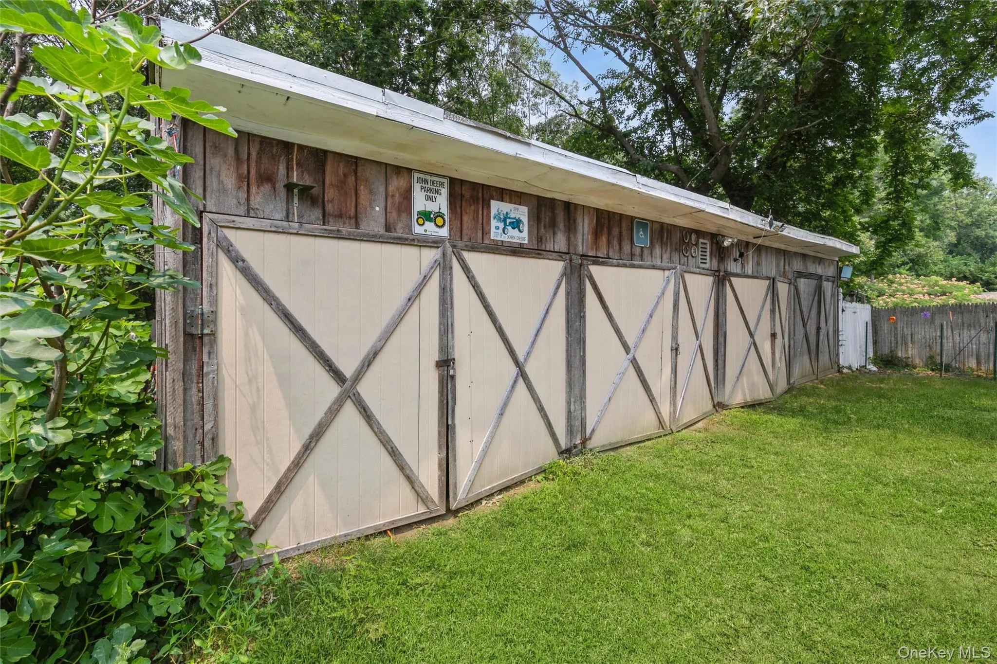 18 Linden Avenue, Smithtown, NY, 4 Bedrooms Bedrooms, 10 Rooms Rooms,3 BathroomsBathrooms,Residential,For Rent,Linden,0,1027526 18 Linden Avenue, Smithtown, NY, 4 Bedrooms Bedrooms, 10 Rooms Rooms,3 BathroomsBathrooms,Residential,For Rent,Linden,0,1027526