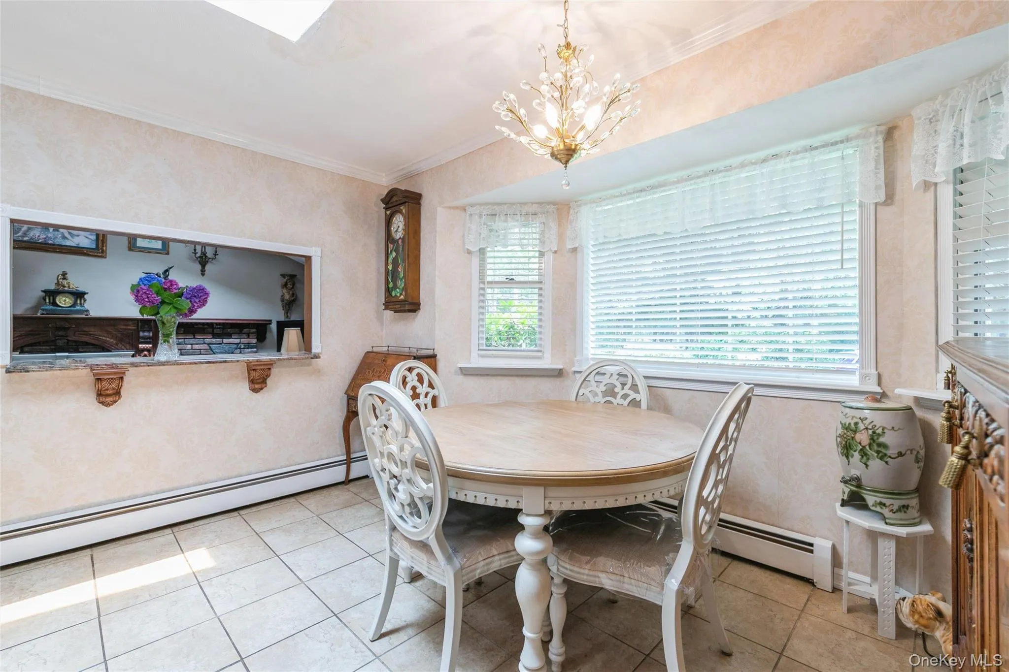 18 Linden Avenue, Smithtown, NY, 4 Bedrooms Bedrooms, 10 Rooms Rooms,3 BathroomsBathrooms,Residential,For Rent,Linden,0,1027526 18 Linden Avenue, Smithtown, NY, 4 Bedrooms Bedrooms, 10 Rooms Rooms,3 BathroomsBathrooms,Residential,For Rent,Linden,0,1027526
