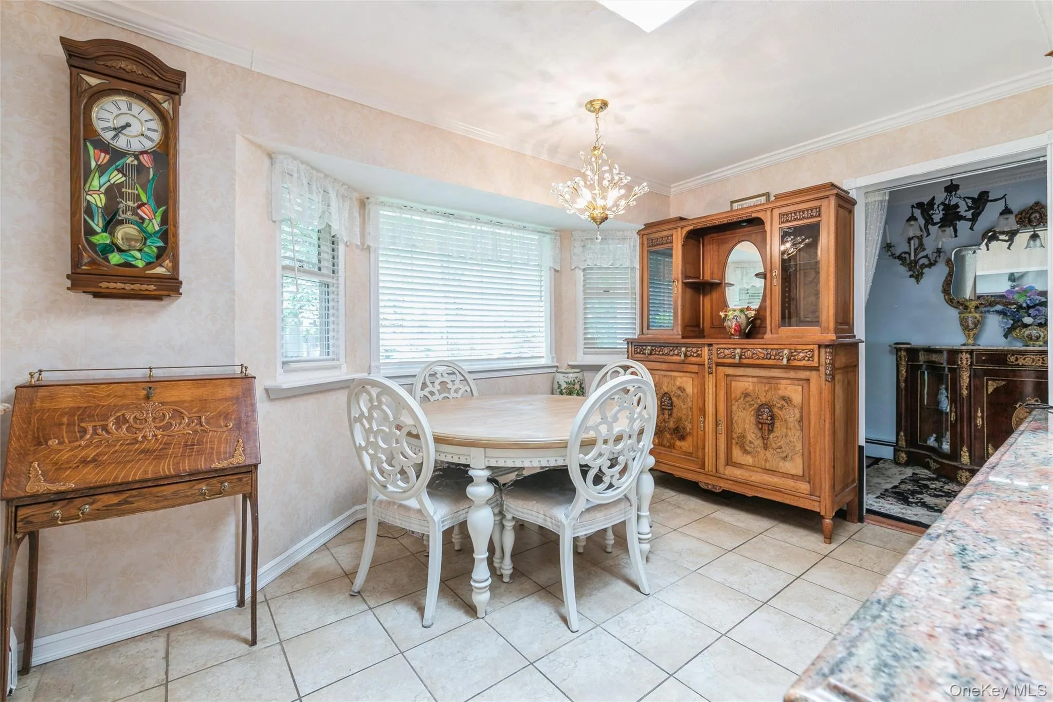 18 Linden Avenue, Smithtown, NY, 4 Bedrooms Bedrooms, 10 Rooms Rooms,3 BathroomsBathrooms,Residential,For Rent,Linden,0,1027526 18 Linden Avenue, Smithtown, NY, 4 Bedrooms Bedrooms, 10 Rooms Rooms,3 BathroomsBathrooms,Residential,For Rent,Linden,0,1027526