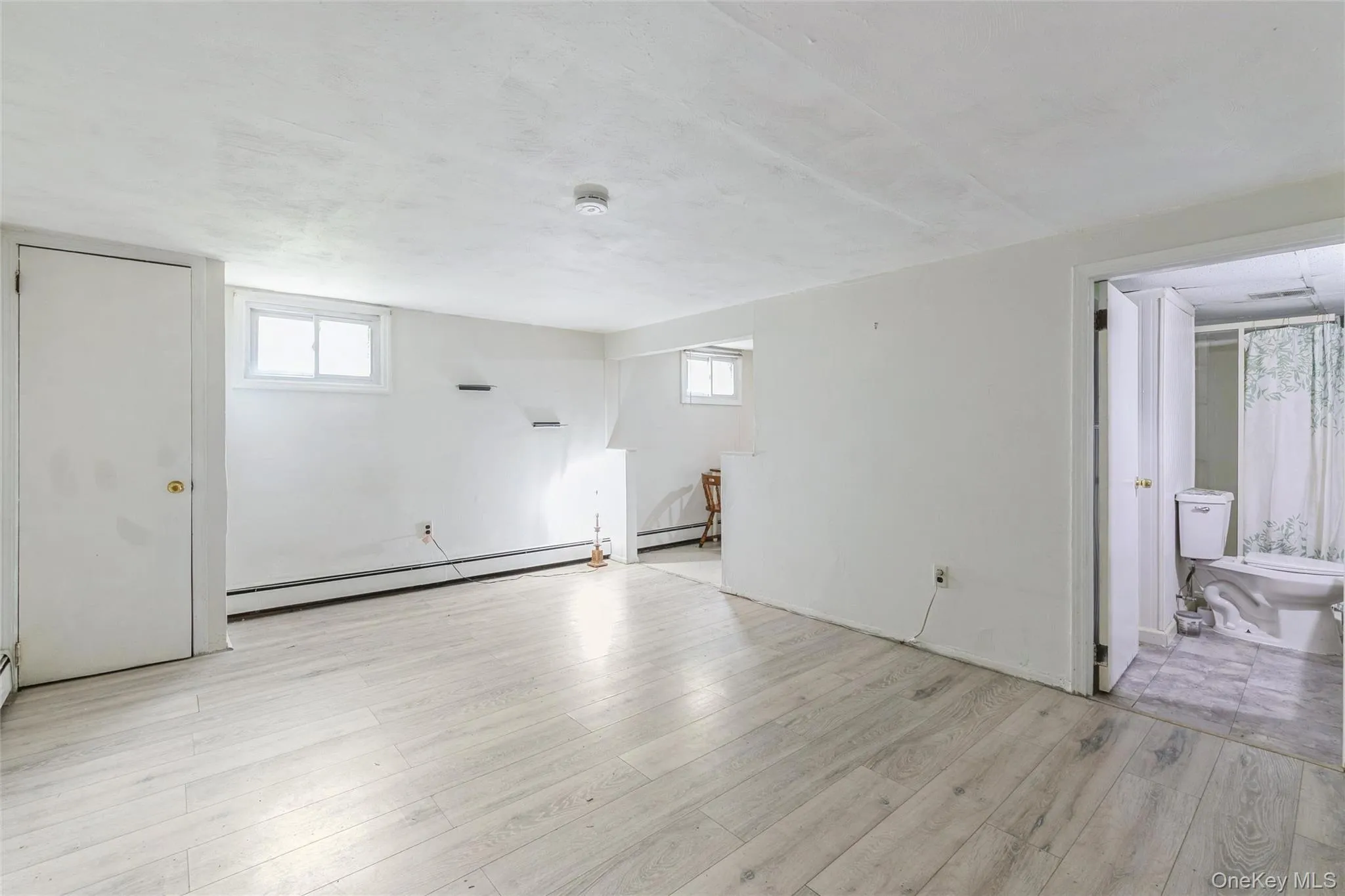 18 Linden Avenue, Smithtown, NY, 4 Bedrooms Bedrooms, 10 Rooms Rooms,3 BathroomsBathrooms,Residential,For Rent,Linden,0,1027526 18 Linden Avenue, Smithtown, NY, 4 Bedrooms Bedrooms, 10 Rooms Rooms,3 BathroomsBathrooms,Residential,For Rent,Linden,0,1027526