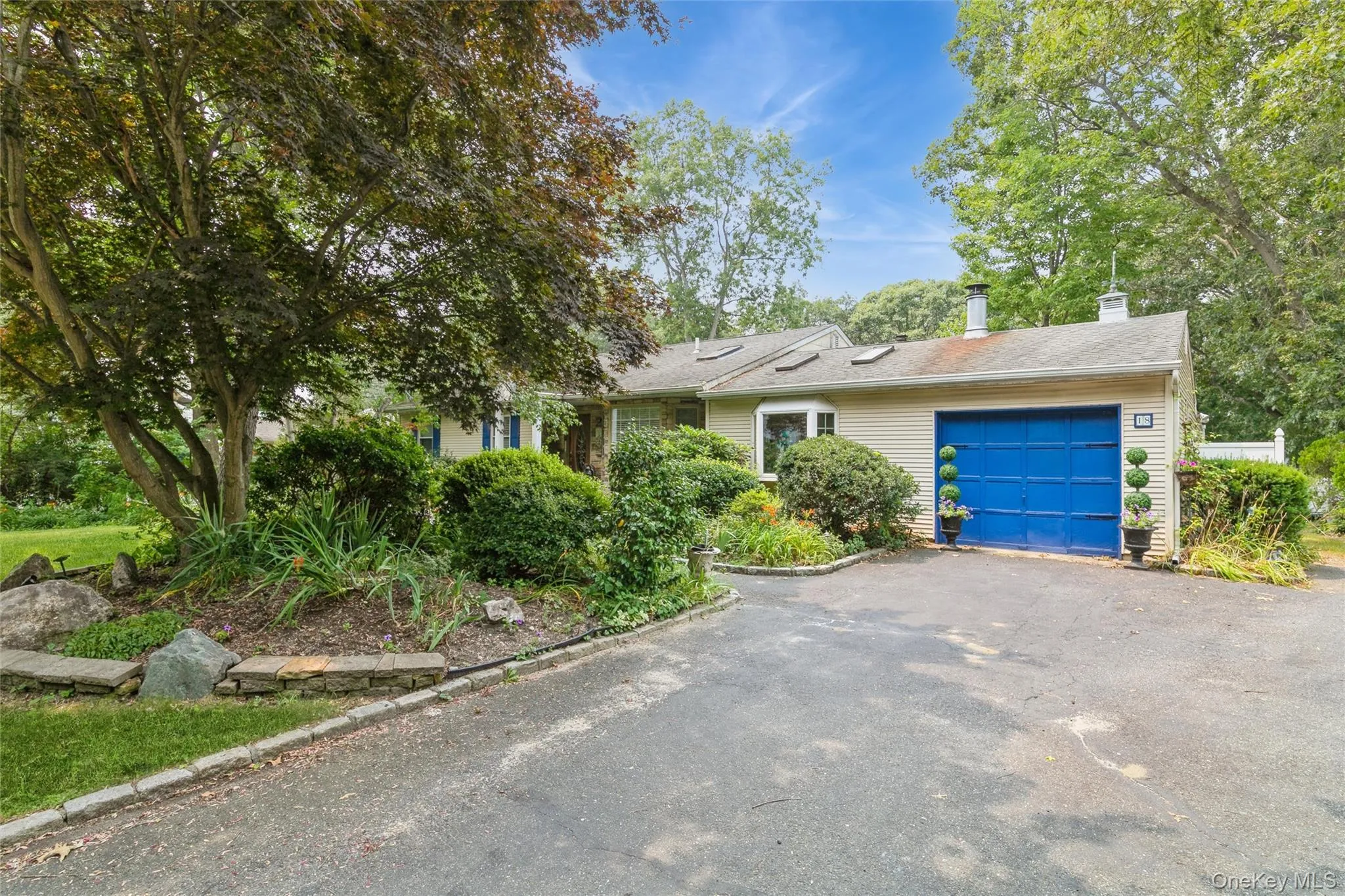 18 Linden Avenue, Smithtown, NY, 4 Bedrooms Bedrooms, 10 Rooms Rooms,3 BathroomsBathrooms,Residential,For Rent,Linden,0,1027526 18 Linden Avenue, Smithtown, NY, 4 Bedrooms Bedrooms, 10 Rooms Rooms,3 BathroomsBathrooms,Residential,For Rent,Linden,0,1027526