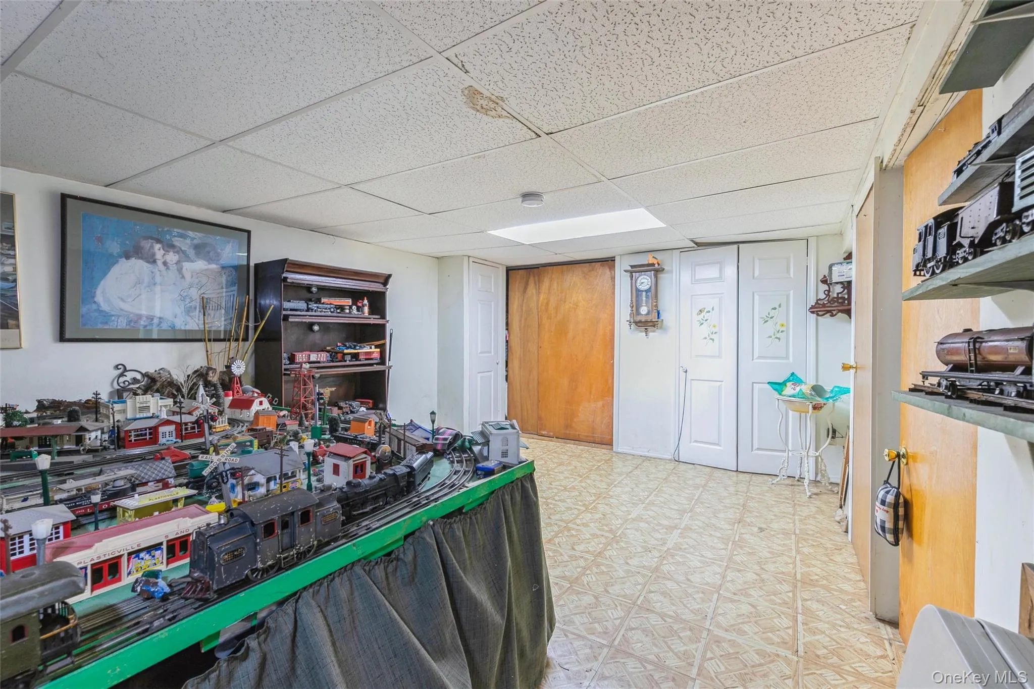 18 Linden Avenue, Smithtown, NY, 4 Bedrooms Bedrooms, 10 Rooms Rooms,3 BathroomsBathrooms,Residential,For Rent,Linden,0,1027526 18 Linden Avenue, Smithtown, NY, 4 Bedrooms Bedrooms, 10 Rooms Rooms,3 BathroomsBathrooms,Residential,For Rent,Linden,0,1027526