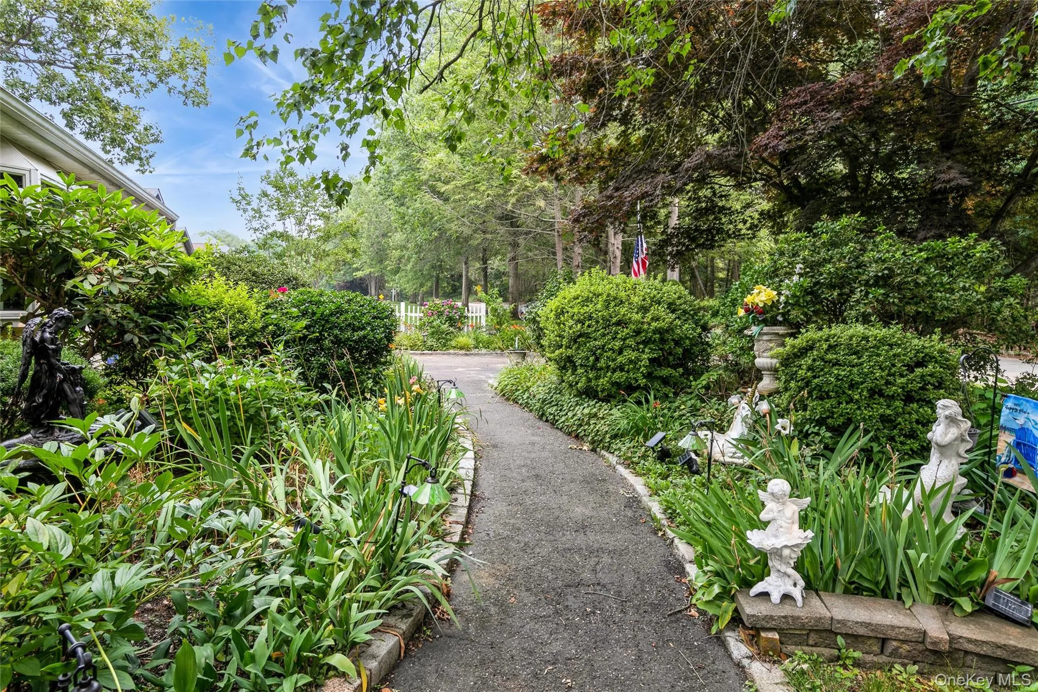 18 Linden Avenue, Smithtown, NY, 4 Bedrooms Bedrooms, 10 Rooms Rooms,3 BathroomsBathrooms,Residential,For Rent,Linden,0,1027526 18 Linden Avenue, Smithtown, NY, 4 Bedrooms Bedrooms, 10 Rooms Rooms,3 BathroomsBathrooms,Residential,For Rent,Linden,0,1027526