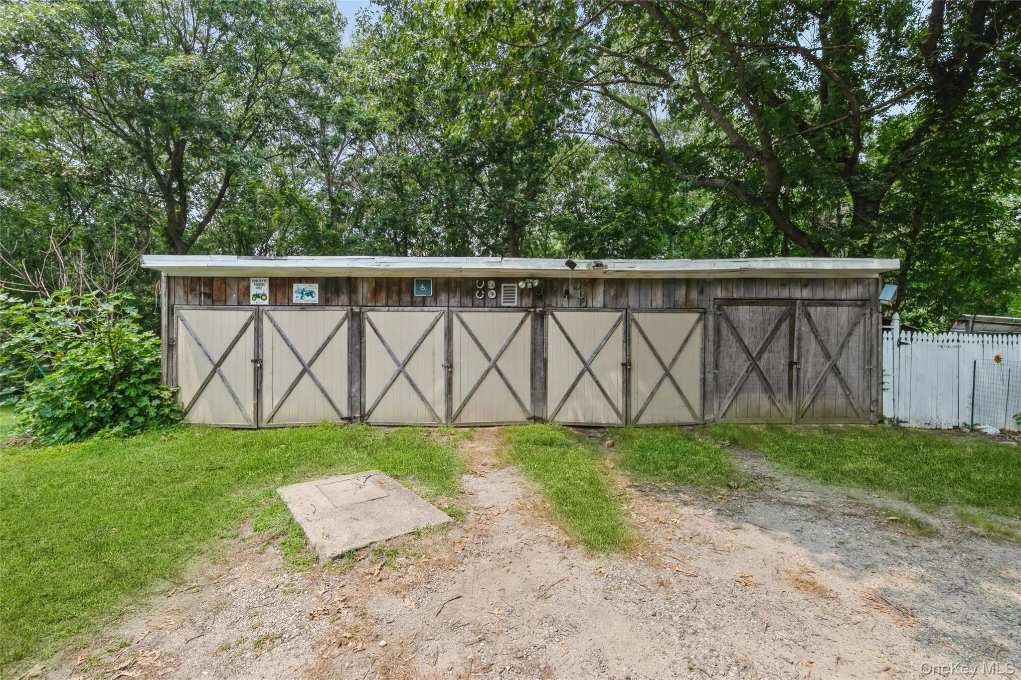 18 Linden Avenue, Smithtown, NY, 4 Bedrooms Bedrooms, 10 Rooms Rooms,3 BathroomsBathrooms,Residential,For Rent,Linden,0,1027526 18 Linden Avenue, Smithtown, NY, 4 Bedrooms Bedrooms, 10 Rooms Rooms,3 BathroomsBathrooms,Residential,For Rent,Linden,0,1027526