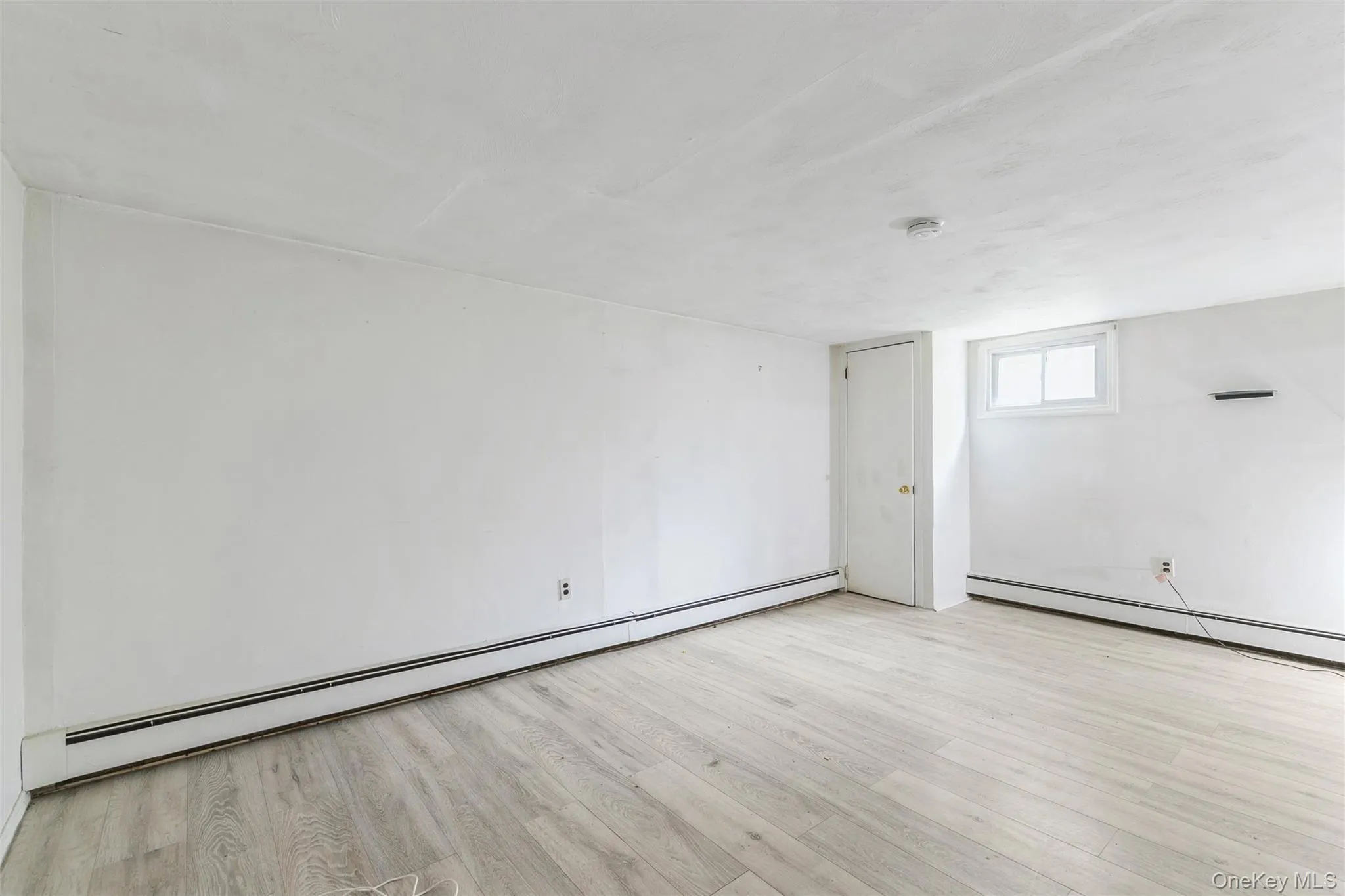 18 Linden Avenue, Smithtown, NY, 4 Bedrooms Bedrooms, 10 Rooms Rooms,3 BathroomsBathrooms,Residential,For Rent,Linden,0,1027526 18 Linden Avenue, Smithtown, NY, 4 Bedrooms Bedrooms, 10 Rooms Rooms,3 BathroomsBathrooms,Residential,For Rent,Linden,0,1027526