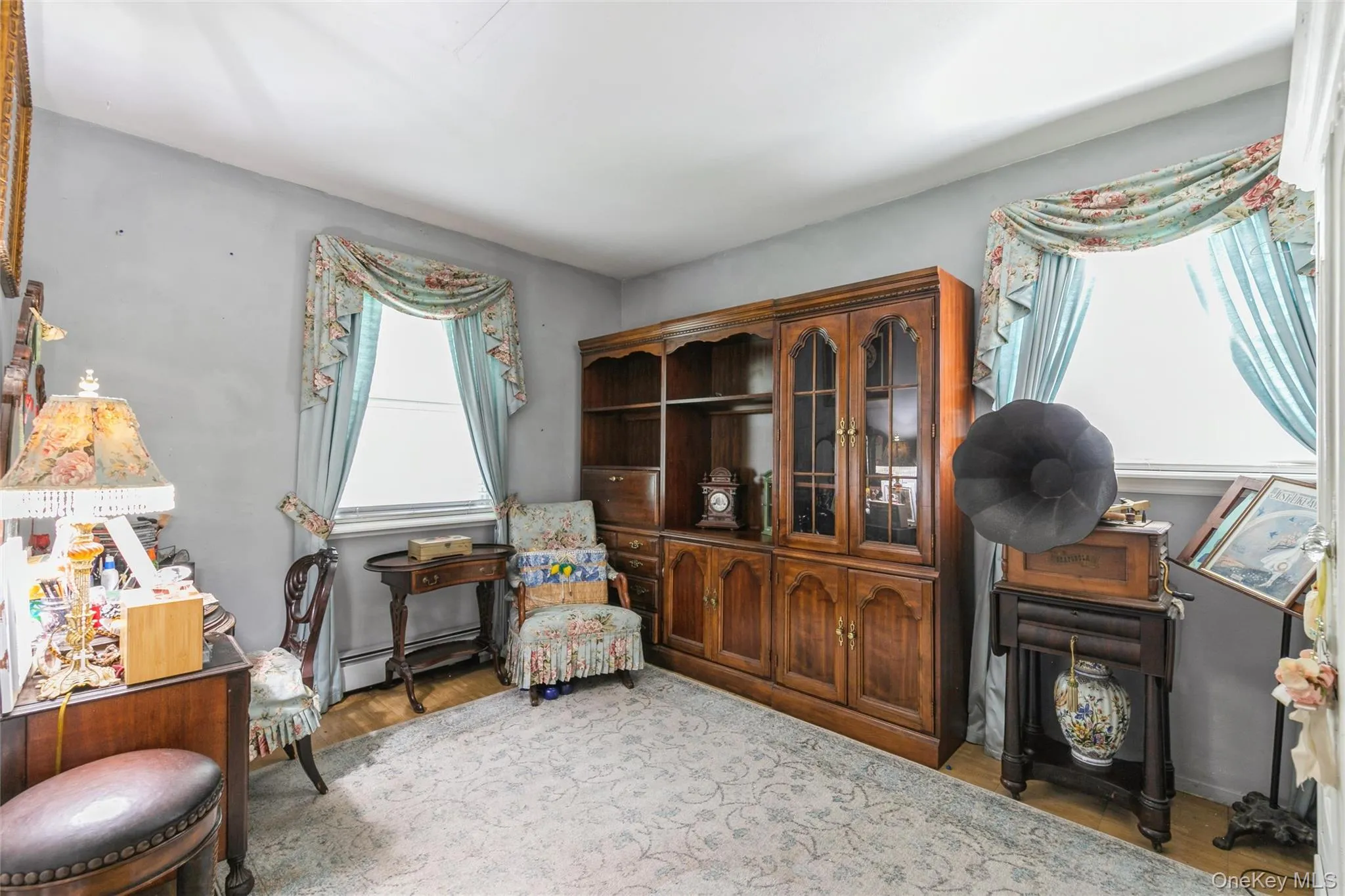 18 Linden Avenue, Smithtown, NY, 4 Bedrooms Bedrooms, 10 Rooms Rooms,3 BathroomsBathrooms,Residential,For Rent,Linden,0,1027526 18 Linden Avenue, Smithtown, NY, 4 Bedrooms Bedrooms, 10 Rooms Rooms,3 BathroomsBathrooms,Residential,For Rent,Linden,0,1027526