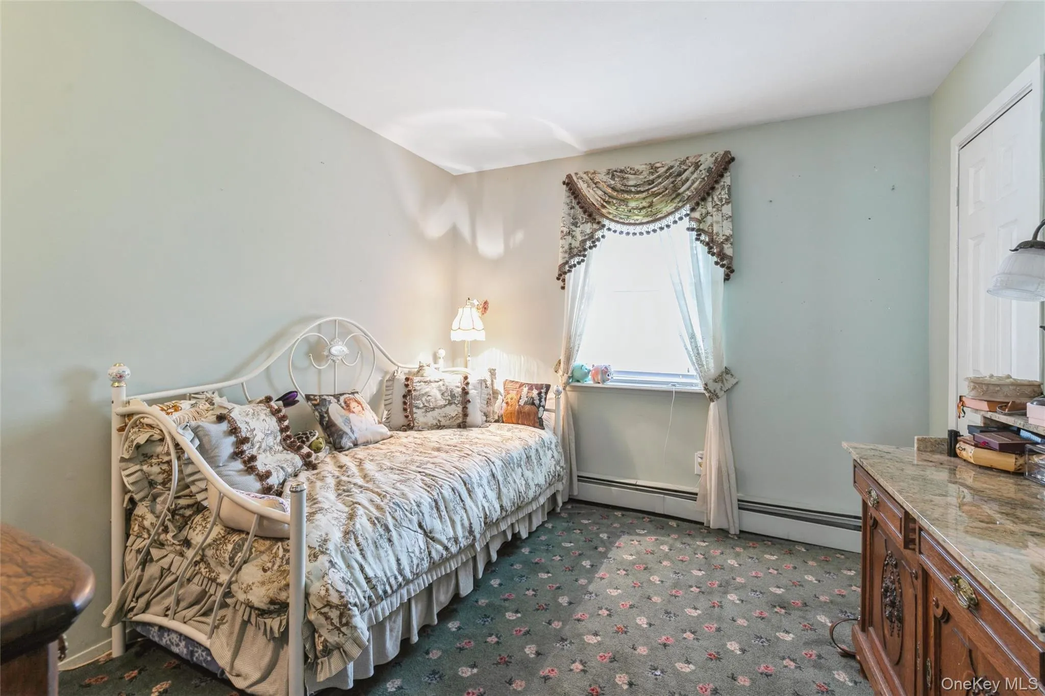 18 Linden Avenue, Smithtown, NY, 4 Bedrooms Bedrooms, 10 Rooms Rooms,3 BathroomsBathrooms,Residential,For Rent,Linden,0,1027526 18 Linden Avenue, Smithtown, NY, 4 Bedrooms Bedrooms, 10 Rooms Rooms,3 BathroomsBathrooms,Residential,For Rent,Linden,0,1027526