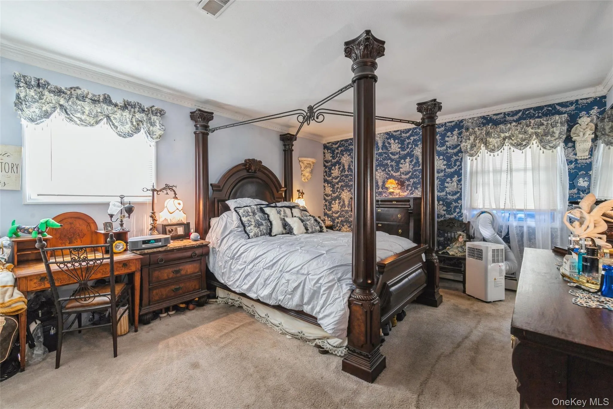 18 Linden Avenue, Smithtown, NY, 4 Bedrooms Bedrooms, 10 Rooms Rooms,3 BathroomsBathrooms,Residential,For Rent,Linden,0,1027526 18 Linden Avenue, Smithtown, NY, 4 Bedrooms Bedrooms, 10 Rooms Rooms,3 BathroomsBathrooms,Residential,For Rent,Linden,0,1027526