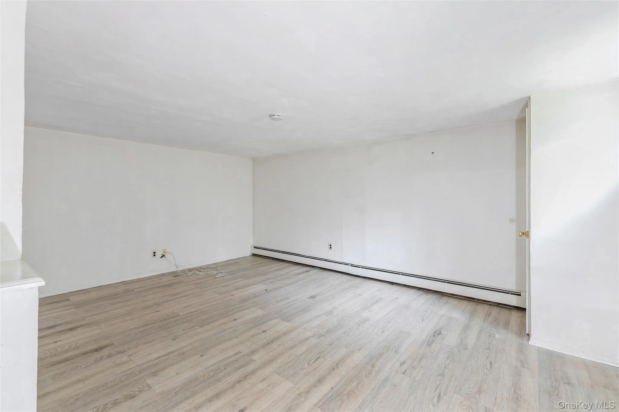 18 Linden Avenue, Smithtown, NY, 4 Bedrooms Bedrooms, 10 Rooms Rooms,3 BathroomsBathrooms,Residential,For Rent,Linden,0,1027526 18 Linden Avenue, Smithtown, NY, 4 Bedrooms Bedrooms, 10 Rooms Rooms,3 BathroomsBathrooms,Residential,For Rent,Linden,0,1027526