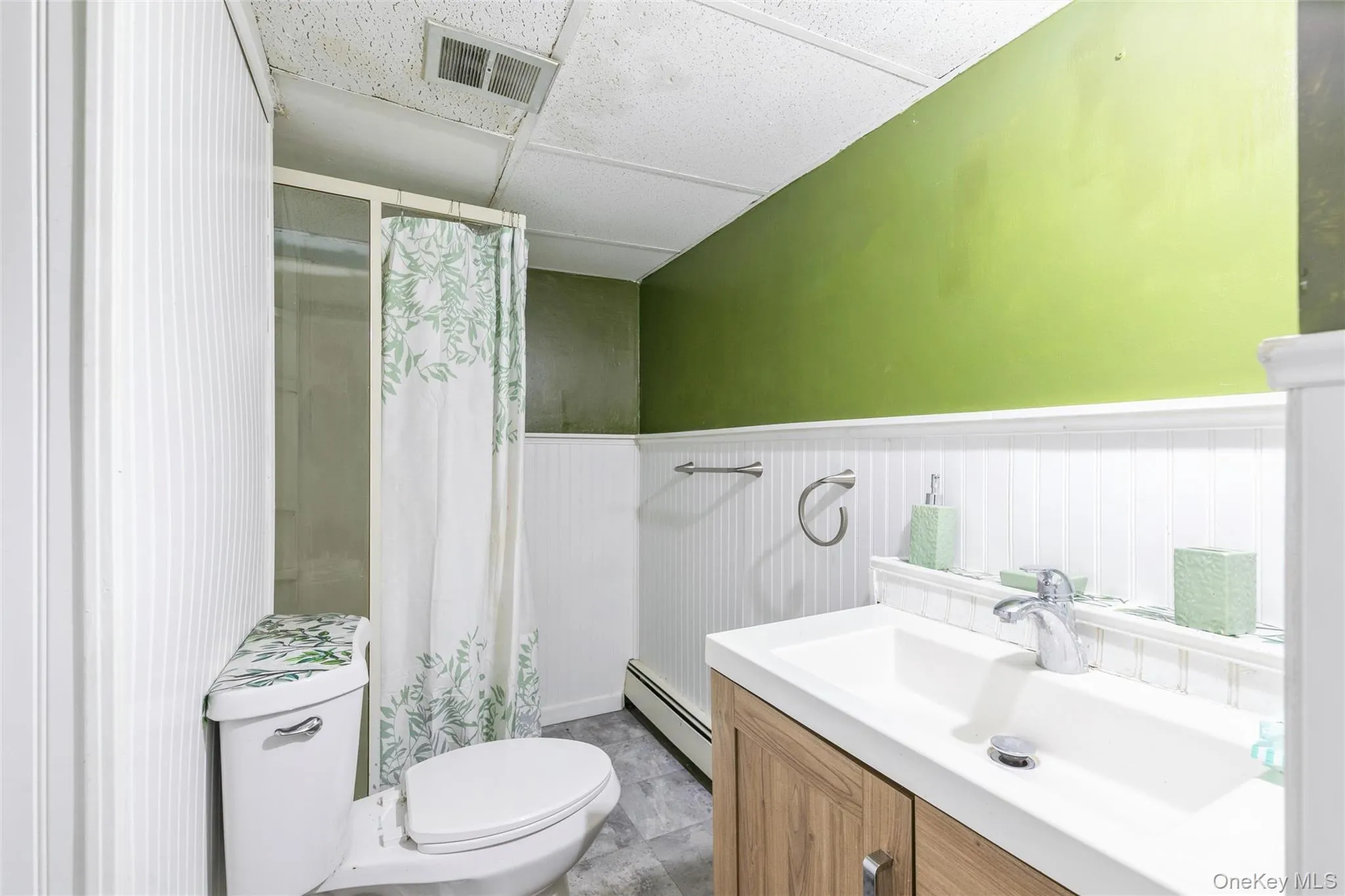 18 Linden Avenue, Smithtown, NY, 4 Bedrooms Bedrooms, 10 Rooms Rooms,3 BathroomsBathrooms,Residential,For Rent,Linden,0,1027526 18 Linden Avenue, Smithtown, NY, 4 Bedrooms Bedrooms, 10 Rooms Rooms,3 BathroomsBathrooms,Residential,For Rent,Linden,0,1027526