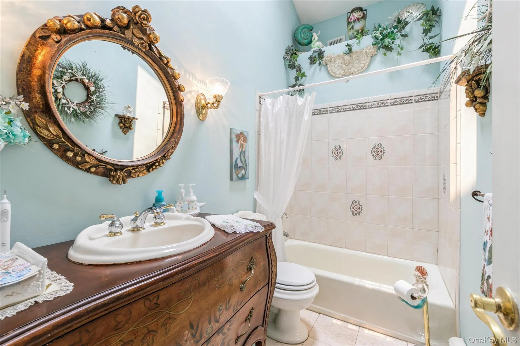 18 Linden Avenue, Smithtown, NY, 4 Bedrooms Bedrooms, 10 Rooms Rooms,3 BathroomsBathrooms,Residential,For Rent,Linden,0,1027526 18 Linden Avenue, Smithtown, NY, 4 Bedrooms Bedrooms, 10 Rooms Rooms,3 BathroomsBathrooms,Residential,For Rent,Linden,0,1027526