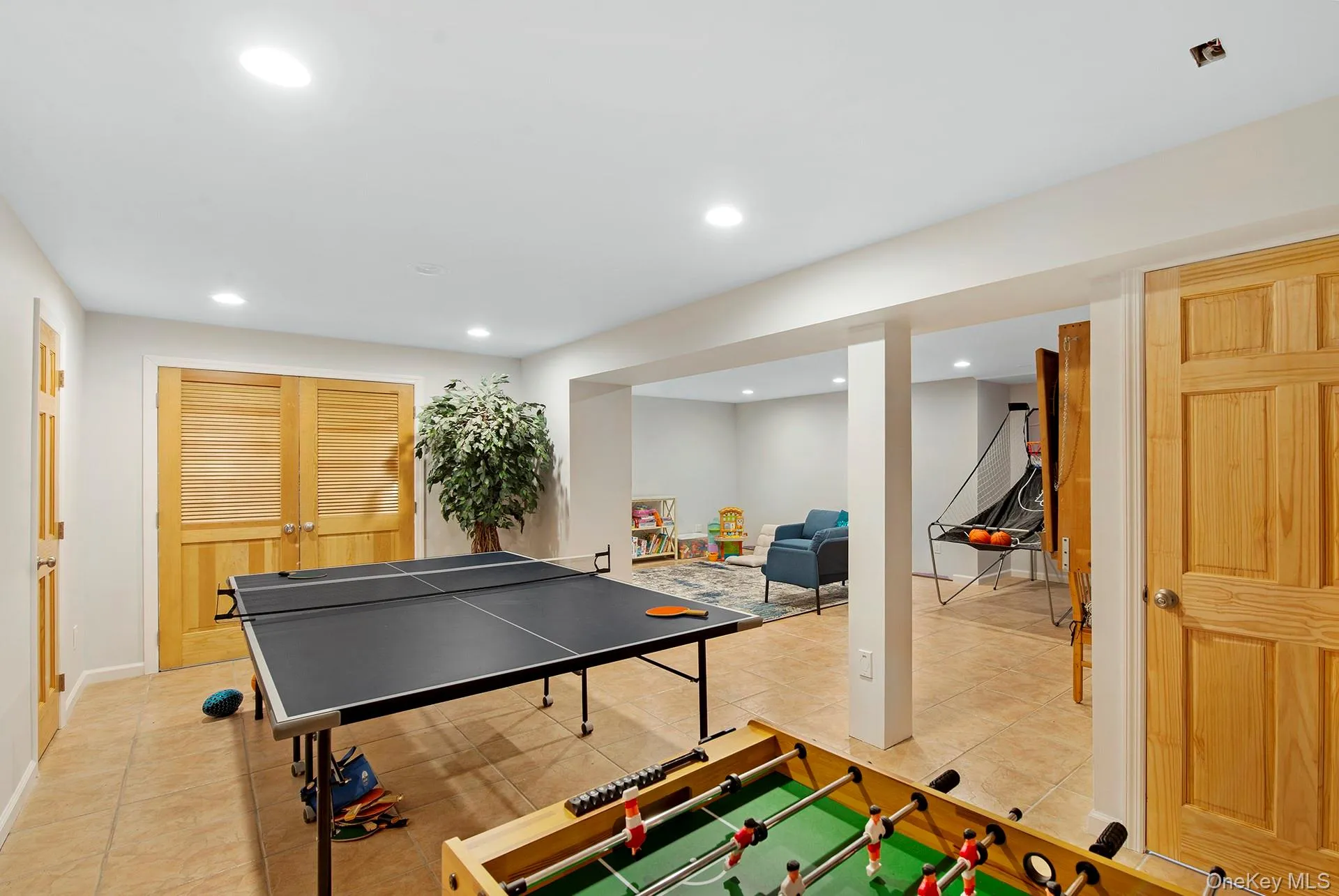 10 7th Street, East Hampton, NY, 3 Bedrooms Bedrooms, 6 Rooms Rooms,2 BathroomsBathrooms,Residential,For Rent,7th,0,1027527 10 7th Street, East Hampton, NY, 3 Bedrooms Bedrooms, 6 Rooms Rooms,2 BathroomsBathrooms,Residential,For Rent,7th,0,1027527