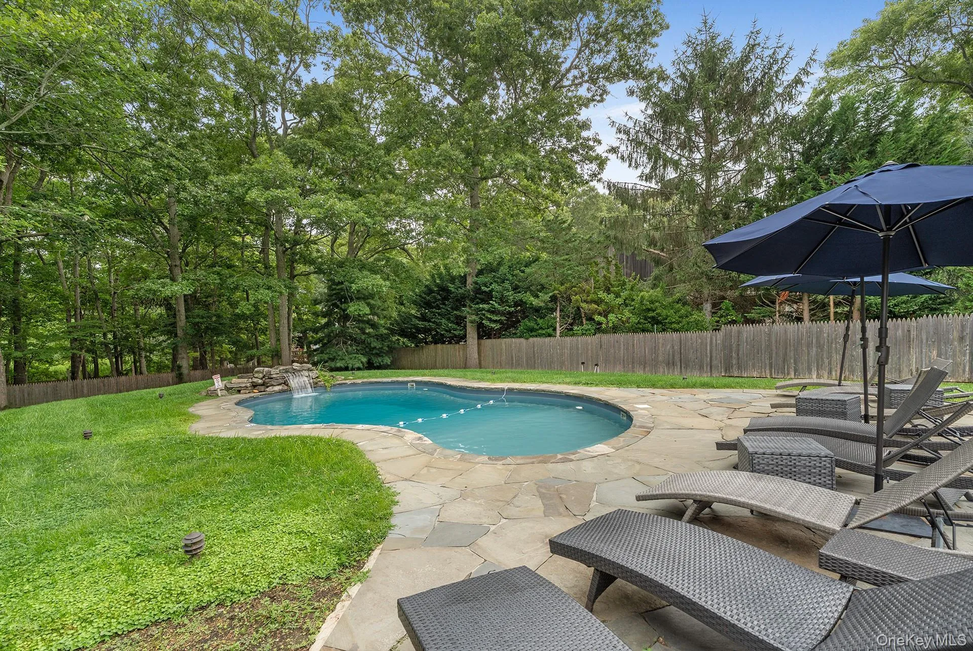 10 7th Street, East Hampton, NY, 3 Bedrooms Bedrooms, 6 Rooms Rooms,2 BathroomsBathrooms,Residential,For Rent,7th,0,1027527 10 7th Street, East Hampton, NY, 3 Bedrooms Bedrooms, 6 Rooms Rooms,2 BathroomsBathrooms,Residential,For Rent,7th,0,1027527