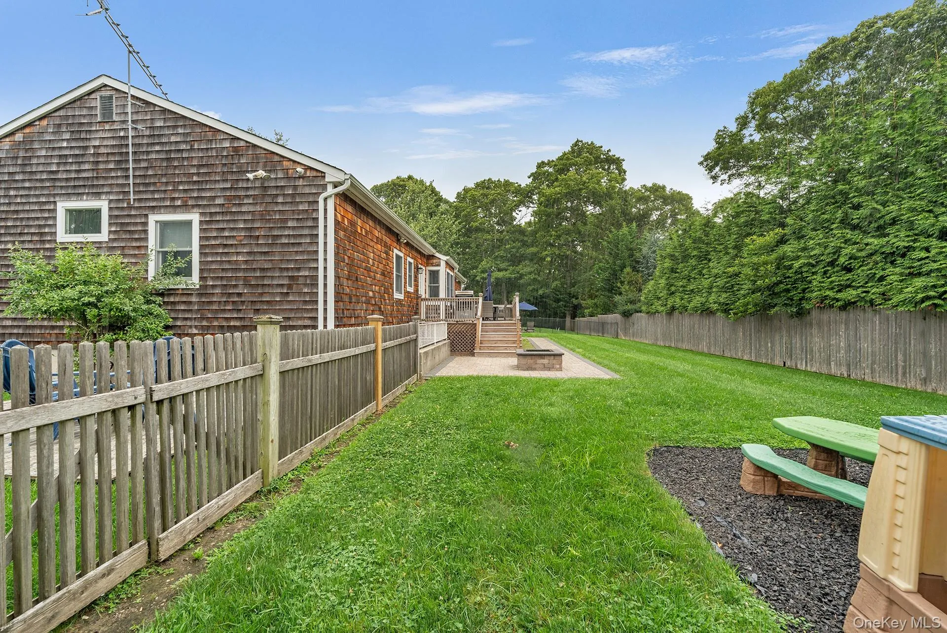 10 7th Street, East Hampton, NY, 3 Bedrooms Bedrooms, 6 Rooms Rooms,2 BathroomsBathrooms,Residential,For Rent,7th,0,1027527 10 7th Street, East Hampton, NY, 3 Bedrooms Bedrooms, 6 Rooms Rooms,2 BathroomsBathrooms,Residential,For Rent,7th,0,1027527