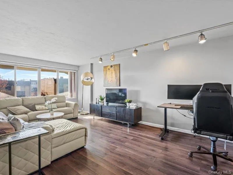 18-15 215th Street, New York, NY, 2 Bedrooms Bedrooms, 6 Rooms Rooms,2 BathroomsBathrooms,Residential,For Rent,215th,0,1027529 18-15 215th Street, New York, NY, 2 Bedrooms Bedrooms, 6 Rooms Rooms,2 BathroomsBathrooms,Residential,For Rent,215th,0,1027529