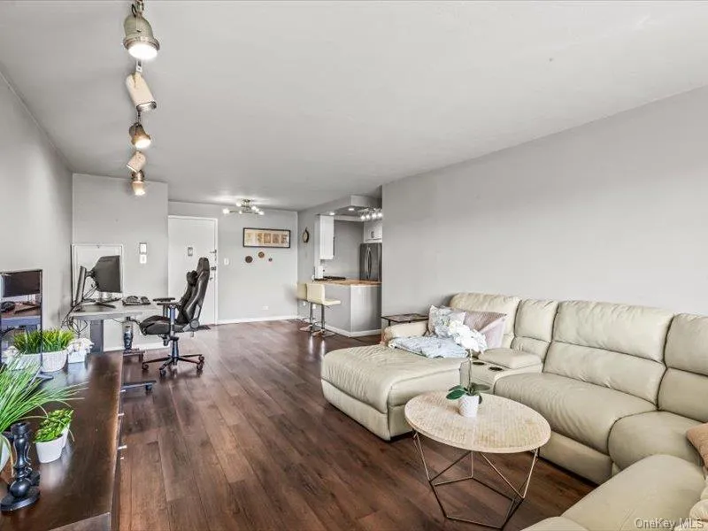 18-15 215th Street, New York, NY, 2 Bedrooms Bedrooms, 6 Rooms Rooms,2 BathroomsBathrooms,Residential,For Rent,215th,0,1027529 18-15 215th Street, New York, NY, 2 Bedrooms Bedrooms, 6 Rooms Rooms,2 BathroomsBathrooms,Residential,For Rent,215th,0,1027529