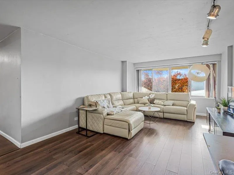 18-15 215th Street, New York, NY, 2 Bedrooms Bedrooms, 6 Rooms Rooms,2 BathroomsBathrooms,Residential,For Rent,215th,0,1027529 18-15 215th Street, New York, NY, 2 Bedrooms Bedrooms, 6 Rooms Rooms,2 BathroomsBathrooms,Residential,For Rent,215th,0,1027529