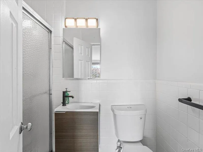 18-15 215th Street, New York, NY, 2 Bedrooms Bedrooms, 6 Rooms Rooms,2 BathroomsBathrooms,Residential,For Rent,215th,0,1027529 18-15 215th Street, New York, NY, 2 Bedrooms Bedrooms, 6 Rooms Rooms,2 BathroomsBathrooms,Residential,For Rent,215th,0,1027529