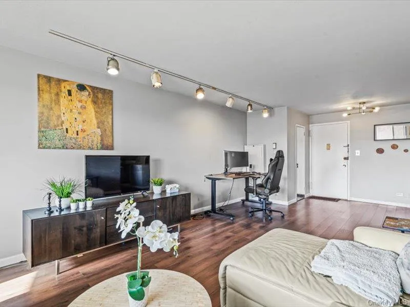 18-15 215th Street, New York, NY, 2 Bedrooms Bedrooms, 6 Rooms Rooms,2 BathroomsBathrooms,Residential,For Rent,215th,0,1027529 18-15 215th Street, New York, NY, 2 Bedrooms Bedrooms, 6 Rooms Rooms,2 BathroomsBathrooms,Residential,For Rent,215th,0,1027529