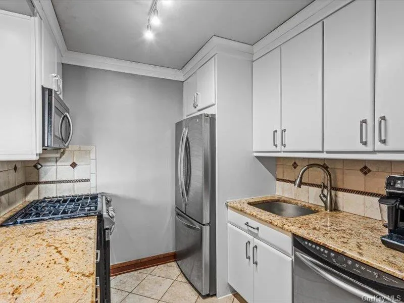 18-15 215th Street, New York, NY, 2 Bedrooms Bedrooms, 6 Rooms Rooms,2 BathroomsBathrooms,Residential,For Rent,215th,0,1027529 18-15 215th Street, New York, NY, 2 Bedrooms Bedrooms, 6 Rooms Rooms,2 BathroomsBathrooms,Residential,For Rent,215th,0,1027529