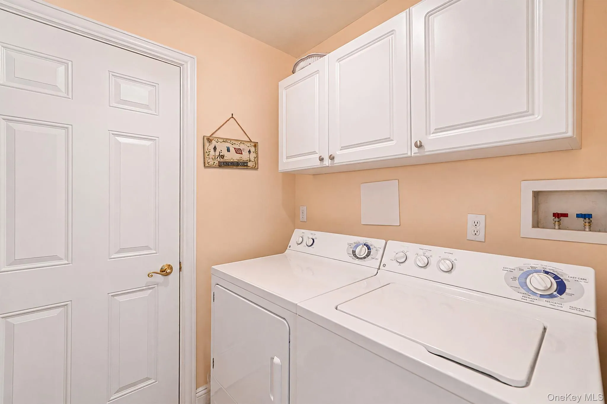 5 Green Ash Street, Riverhead, NY, 3 Bedrooms Bedrooms, 7 Rooms Rooms,3 BathroomsBathrooms,Residential,For Rent,Green Ash,0,1027530 5 Green Ash Street, Riverhead, NY, 3 Bedrooms Bedrooms, 7 Rooms Rooms,3 BathroomsBathrooms,Residential,For Rent,Green Ash,0,1027530