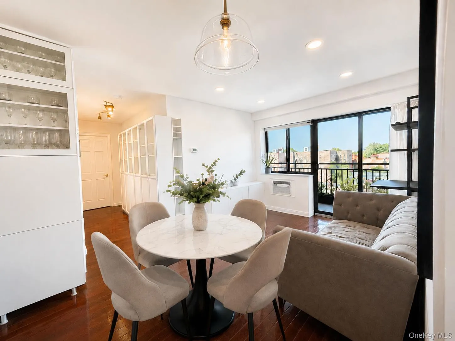 3749 81st Street, New York, NY, 2 Bedrooms Bedrooms, 6 Rooms Rooms,2 BathroomsBathrooms,Residential,For Rent,81st,0,1027532 3749 81st Street, New York, NY, 2 Bedrooms Bedrooms, 6 Rooms Rooms,2 BathroomsBathrooms,Residential,For Rent,81st,0,1027532
