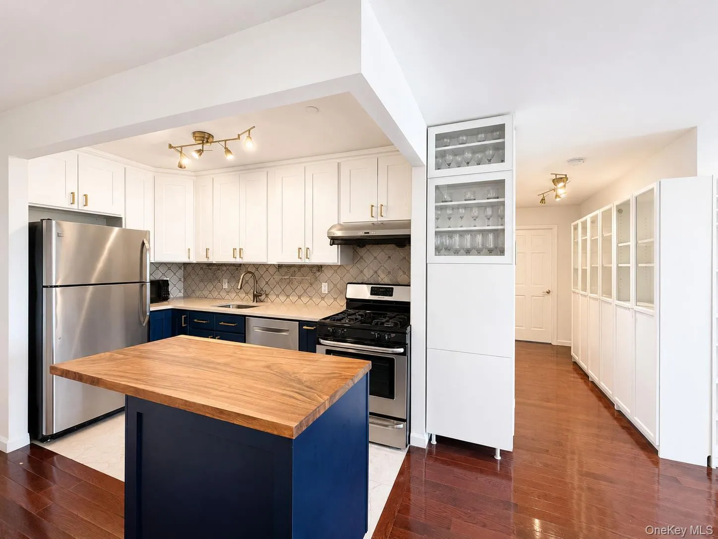 3749 81st Street, New York, NY, 2 Bedrooms Bedrooms, 6 Rooms Rooms,2 BathroomsBathrooms,Residential,For Rent,81st,0,1027532 3749 81st Street, New York, NY, 2 Bedrooms Bedrooms, 6 Rooms Rooms,2 BathroomsBathrooms,Residential,For Rent,81st,0,1027532
