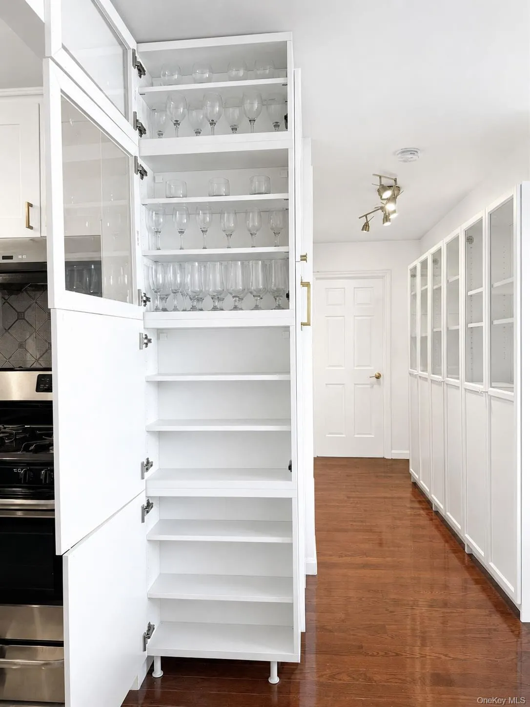 3749 81st Street, New York, NY, 2 Bedrooms Bedrooms, 6 Rooms Rooms,2 BathroomsBathrooms,Residential,For Rent,81st,0,1027532 3749 81st Street, New York, NY, 2 Bedrooms Bedrooms, 6 Rooms Rooms,2 BathroomsBathrooms,Residential,For Rent,81st,0,1027532