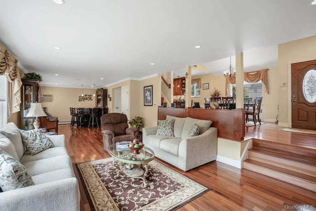 135 Southern Parkway, Oyster Bay, NY, 3 Bedrooms Bedrooms, 7 Rooms Rooms,2 BathroomsBathrooms,Residential,For Rent,Southern,0,1027539 135 Southern Parkway, Oyster Bay, NY, 3 Bedrooms Bedrooms, 7 Rooms Rooms,2 BathroomsBathrooms,Residential,For Rent,Southern,0,1027539