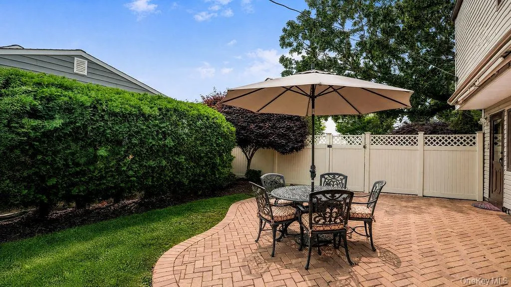 135 Southern Parkway, Oyster Bay, NY, 3 Bedrooms Bedrooms, 7 Rooms Rooms,2 BathroomsBathrooms,Residential,For Rent,Southern,0,1027539 135 Southern Parkway, Oyster Bay, NY, 3 Bedrooms Bedrooms, 7 Rooms Rooms,2 BathroomsBathrooms,Residential,For Rent,Southern,0,1027539