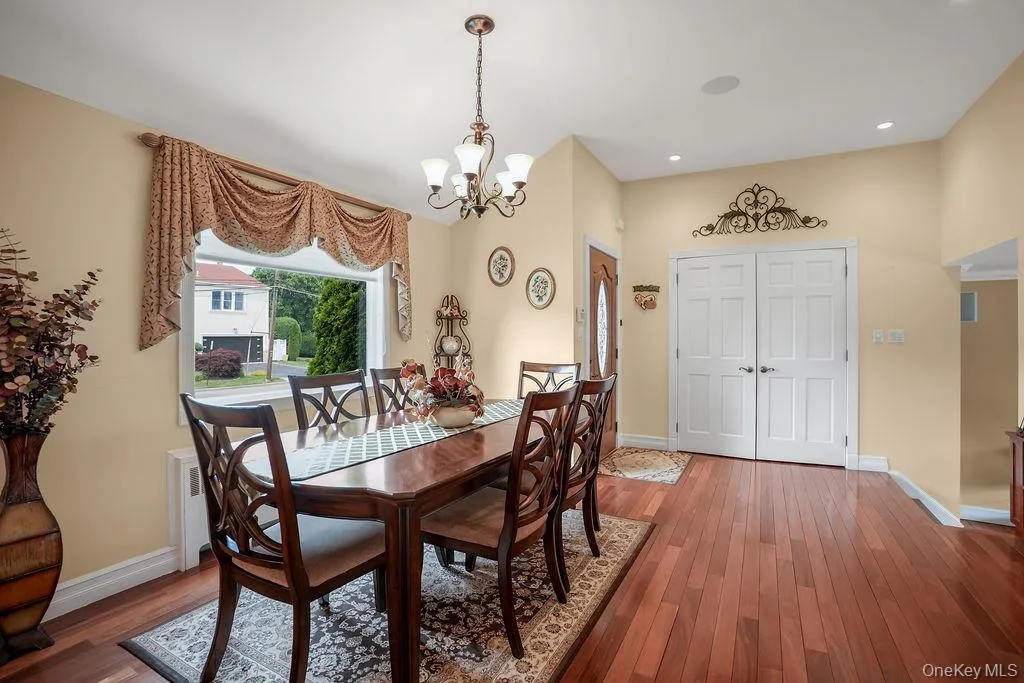 135 Southern Parkway, Oyster Bay, NY, 3 Bedrooms Bedrooms, 7 Rooms Rooms,2 BathroomsBathrooms,Residential,For Rent,Southern,0,1027539 135 Southern Parkway, Oyster Bay, NY, 3 Bedrooms Bedrooms, 7 Rooms Rooms,2 BathroomsBathrooms,Residential,For Rent,Southern,0,1027539