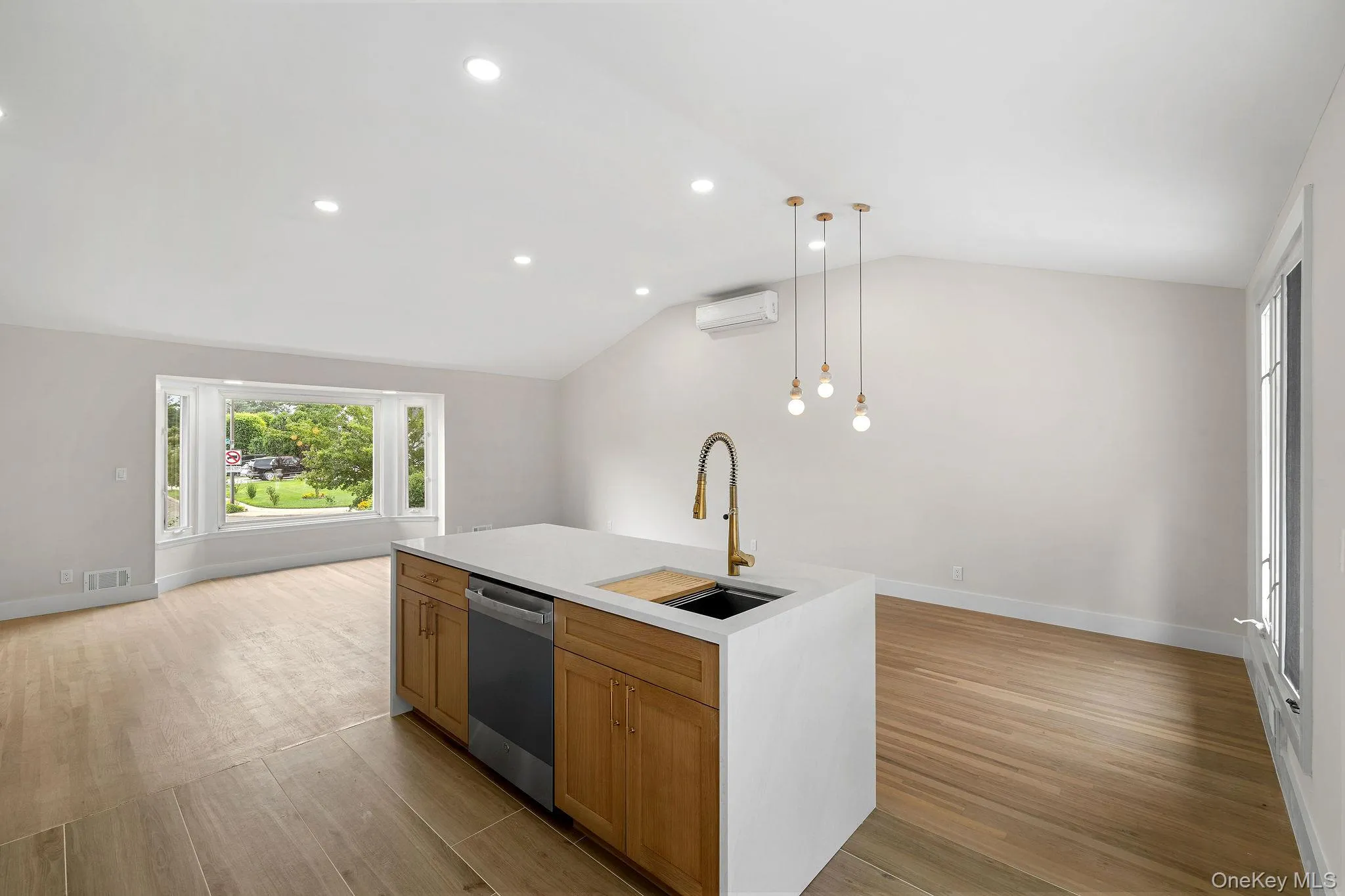 12 Warren Lane, Oyster Bay, NY, 4 Bedrooms Bedrooms, 10 Rooms Rooms,3 BathroomsBathrooms,Residential Lease,For Rent,Warren,0,1027541 12 Warren Lane, Oyster Bay, NY, 4 Bedrooms Bedrooms, 10 Rooms Rooms,3 BathroomsBathrooms,Residential Lease,For Rent,Warren,0,1027541