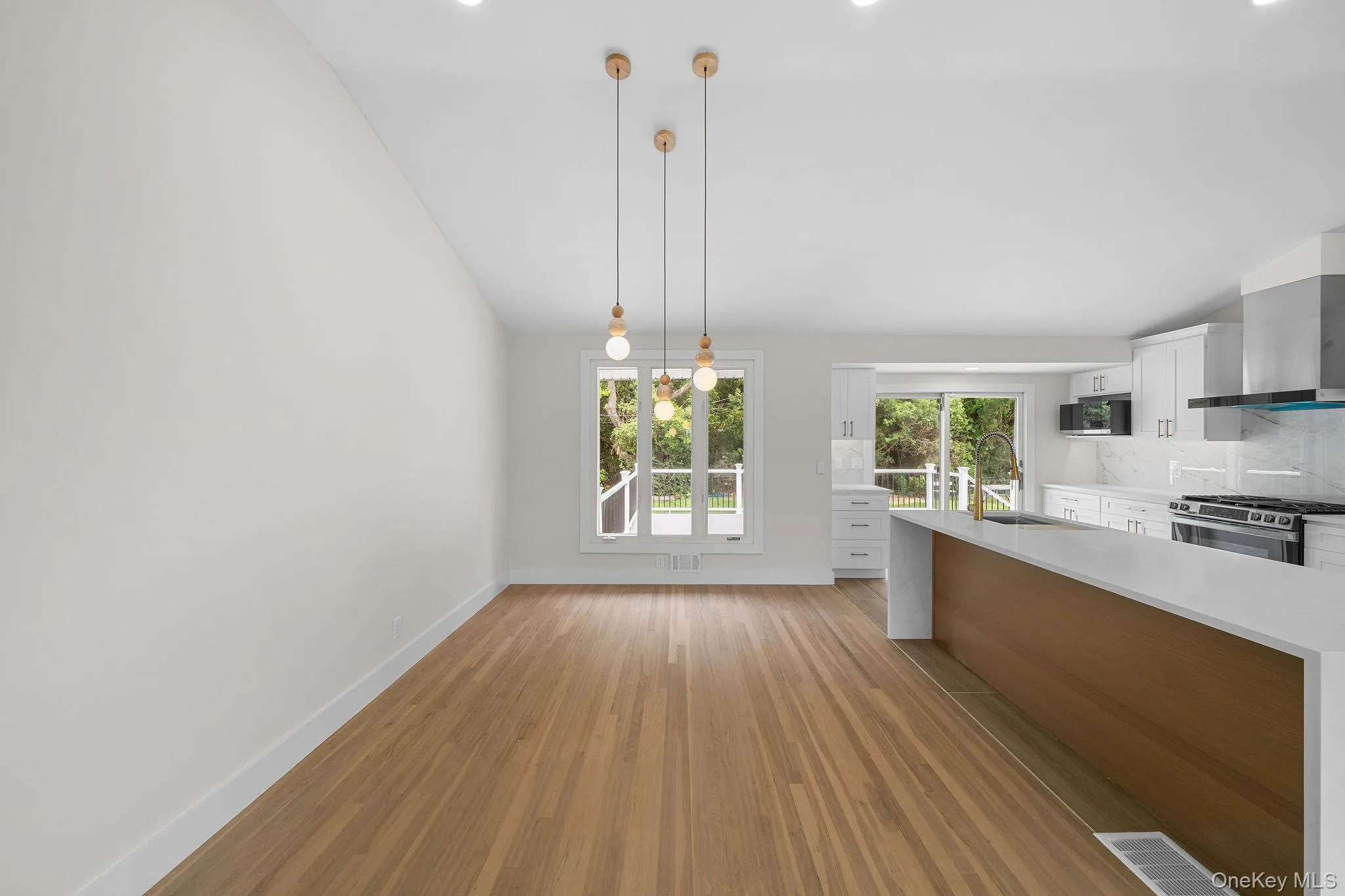 12 Warren Lane, Oyster Bay, NY, 4 Bedrooms Bedrooms, 10 Rooms Rooms,3 BathroomsBathrooms,Residential Lease,For Rent,Warren,0,1027541 12 Warren Lane, Oyster Bay, NY, 4 Bedrooms Bedrooms, 10 Rooms Rooms,3 BathroomsBathrooms,Residential Lease,For Rent,Warren,0,1027541