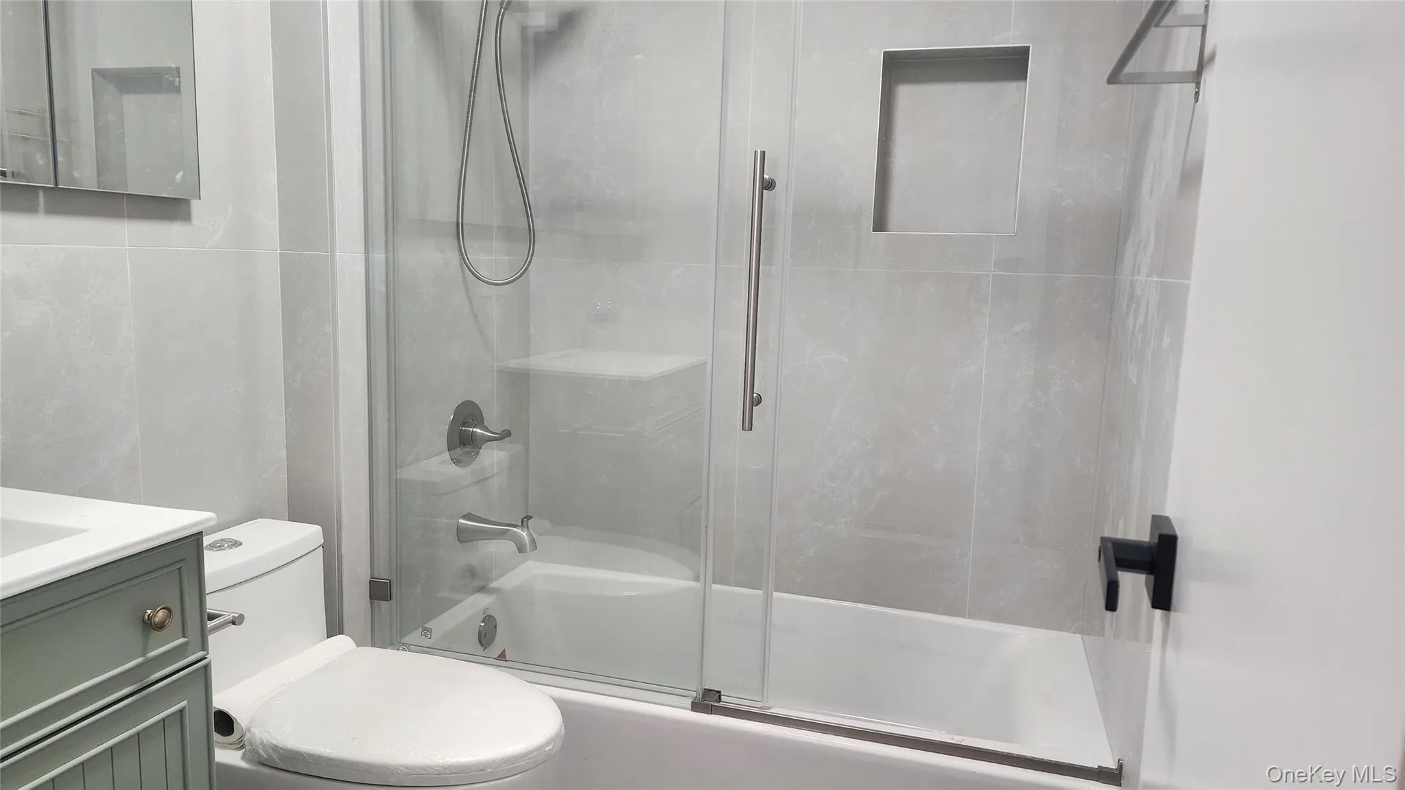 12 Warren Lane, Oyster Bay, NY, 4 Bedrooms Bedrooms, 10 Rooms Rooms,3 BathroomsBathrooms,Residential Lease,For Rent,Warren,0,1027541 12 Warren Lane, Oyster Bay, NY, 4 Bedrooms Bedrooms, 10 Rooms Rooms,3 BathroomsBathrooms,Residential Lease,For Rent,Warren,0,1027541