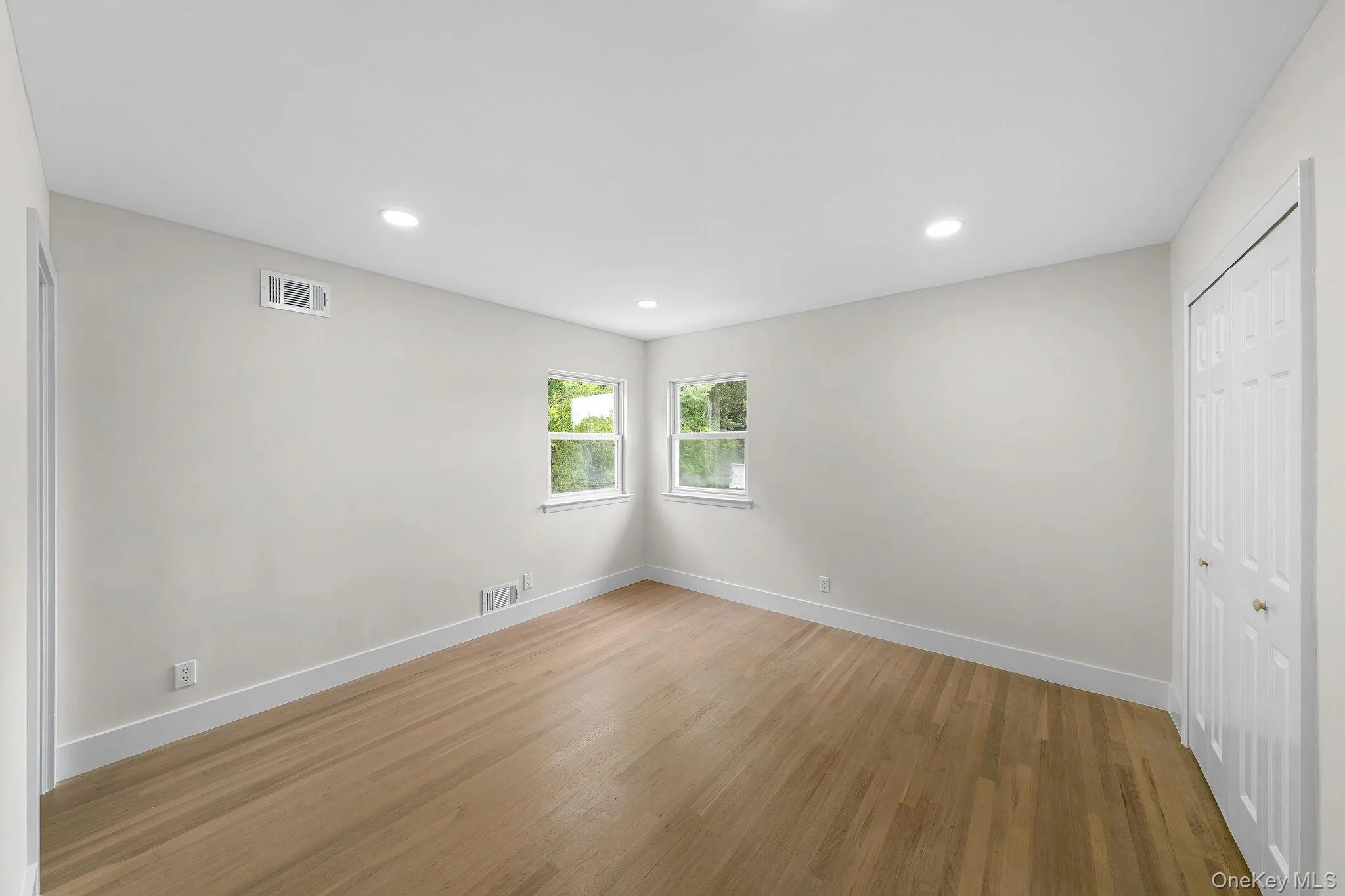 12 Warren Lane, Oyster Bay, NY, 4 Bedrooms Bedrooms, 10 Rooms Rooms,3 BathroomsBathrooms,Residential Lease,For Rent,Warren,0,1027541 12 Warren Lane, Oyster Bay, NY, 4 Bedrooms Bedrooms, 10 Rooms Rooms,3 BathroomsBathrooms,Residential Lease,For Rent,Warren,0,1027541