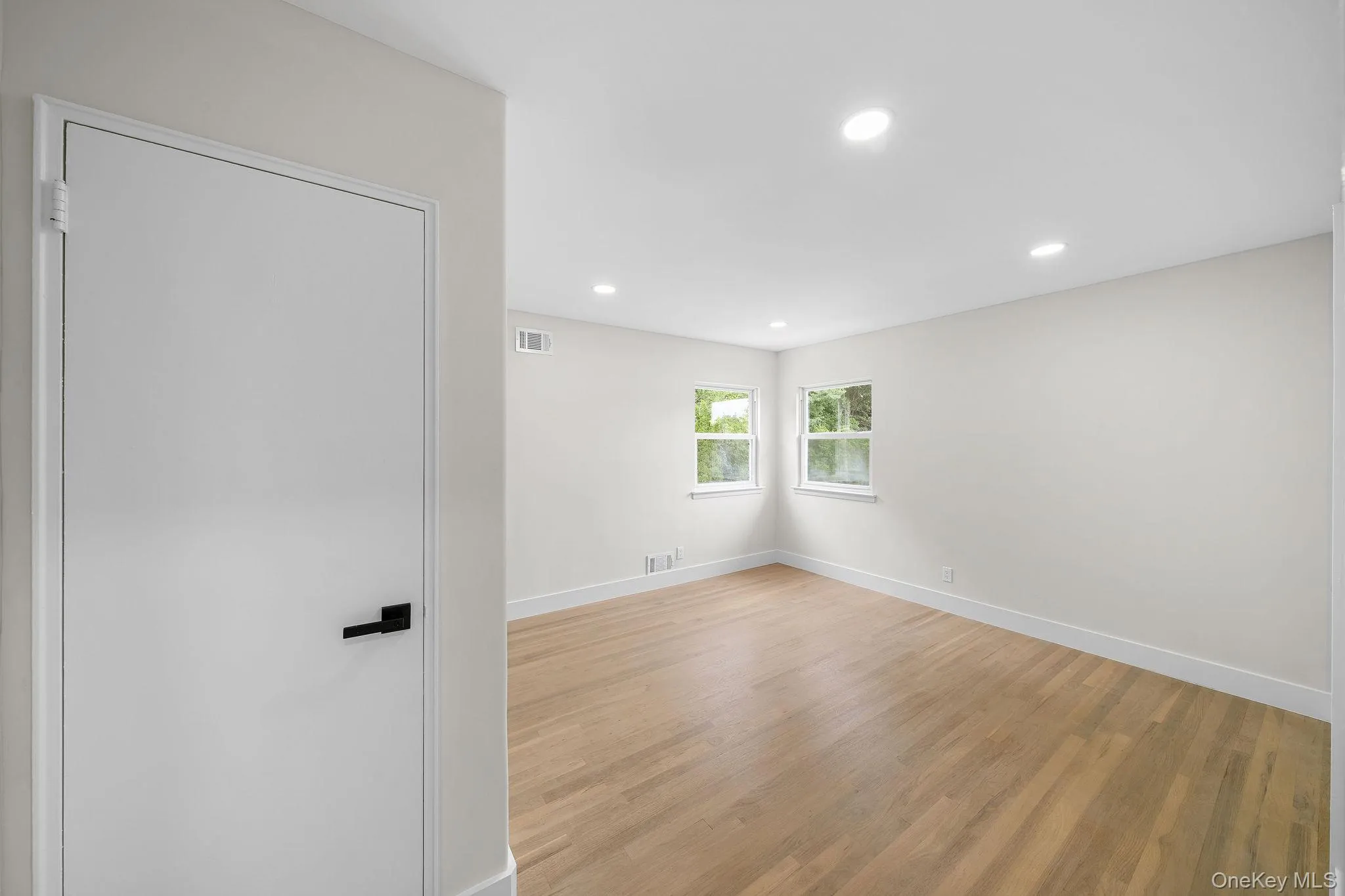 12 Warren Lane, Oyster Bay, NY, 4 Bedrooms Bedrooms, 10 Rooms Rooms,3 BathroomsBathrooms,Residential Lease,For Rent,Warren,0,1027541 12 Warren Lane, Oyster Bay, NY, 4 Bedrooms Bedrooms, 10 Rooms Rooms,3 BathroomsBathrooms,Residential Lease,For Rent,Warren,0,1027541