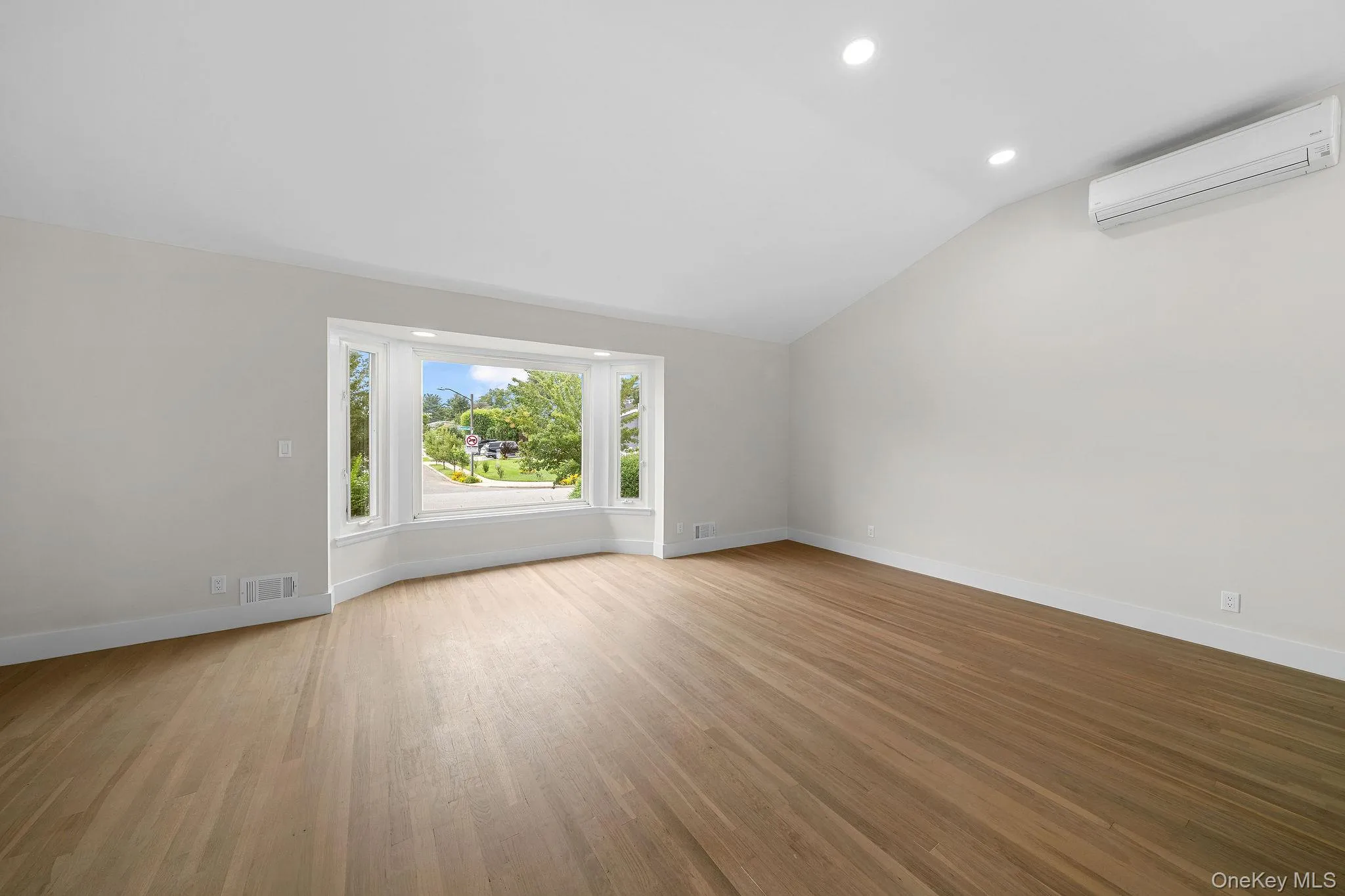 12 Warren Lane, Oyster Bay, NY, 4 Bedrooms Bedrooms, 10 Rooms Rooms,3 BathroomsBathrooms,Residential Lease,For Rent,Warren,0,1027541 12 Warren Lane, Oyster Bay, NY, 4 Bedrooms Bedrooms, 10 Rooms Rooms,3 BathroomsBathrooms,Residential Lease,For Rent,Warren,0,1027541