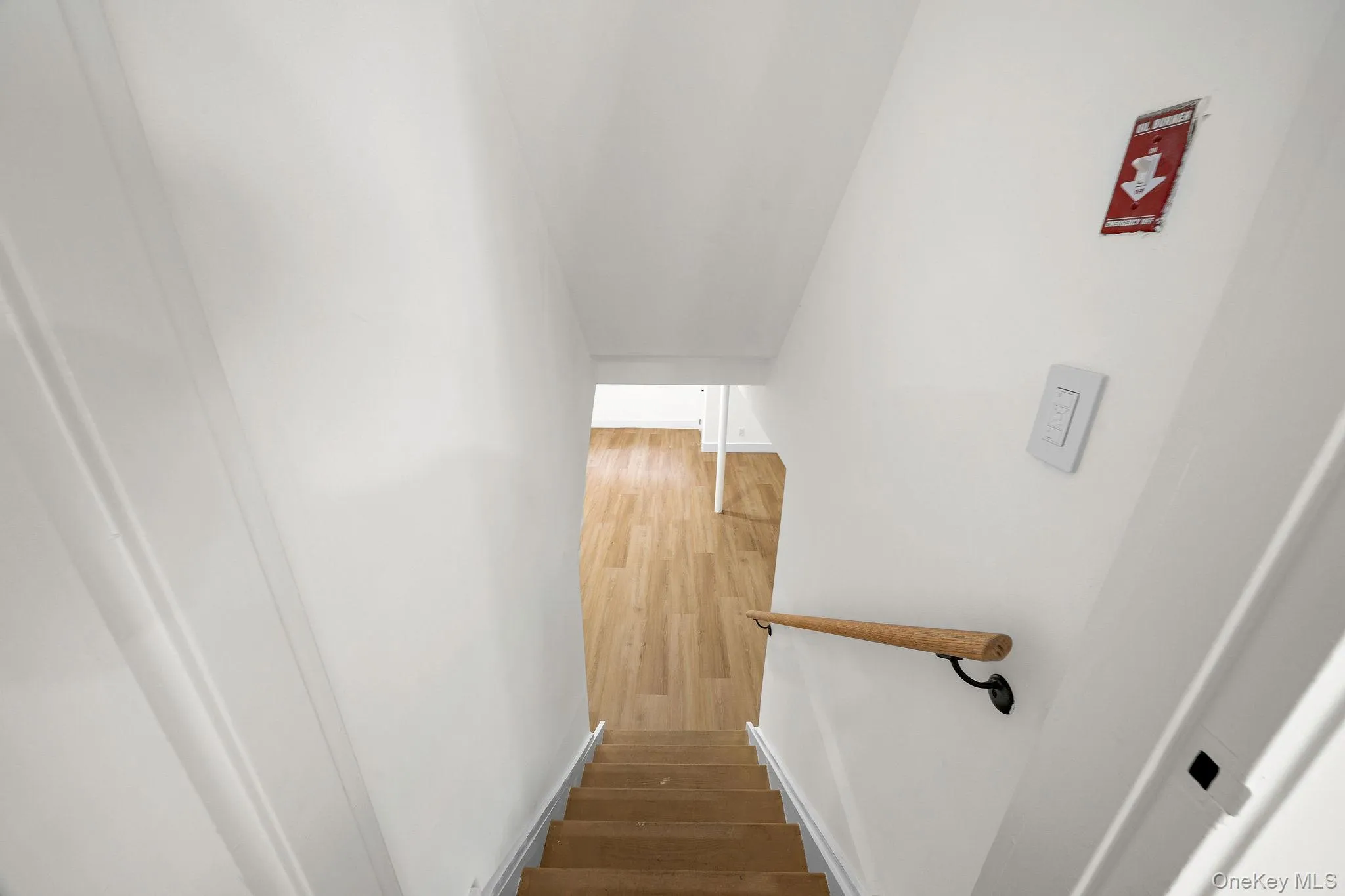 12 Warren Lane, Oyster Bay, NY, 4 Bedrooms Bedrooms, 10 Rooms Rooms,3 BathroomsBathrooms,Residential Lease,For Rent,Warren,0,1027541 12 Warren Lane, Oyster Bay, NY, 4 Bedrooms Bedrooms, 10 Rooms Rooms,3 BathroomsBathrooms,Residential Lease,For Rent,Warren,0,1027541