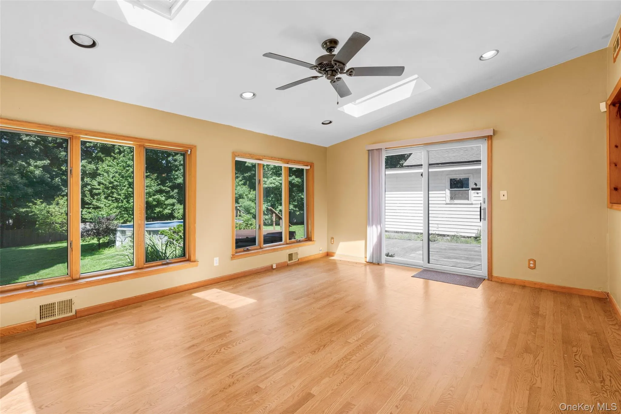 208 Woodhampton Drive, Greenburgh, NY, 4 Bedrooms Bedrooms, 8 Rooms Rooms,2 BathroomsBathrooms,Residential,For Rent,Woodhampton,0,1027547 208 Woodhampton Drive, Greenburgh, NY, 4 Bedrooms Bedrooms, 8 Rooms Rooms,2 BathroomsBathrooms,Residential,For Rent,Woodhampton,0,1027547