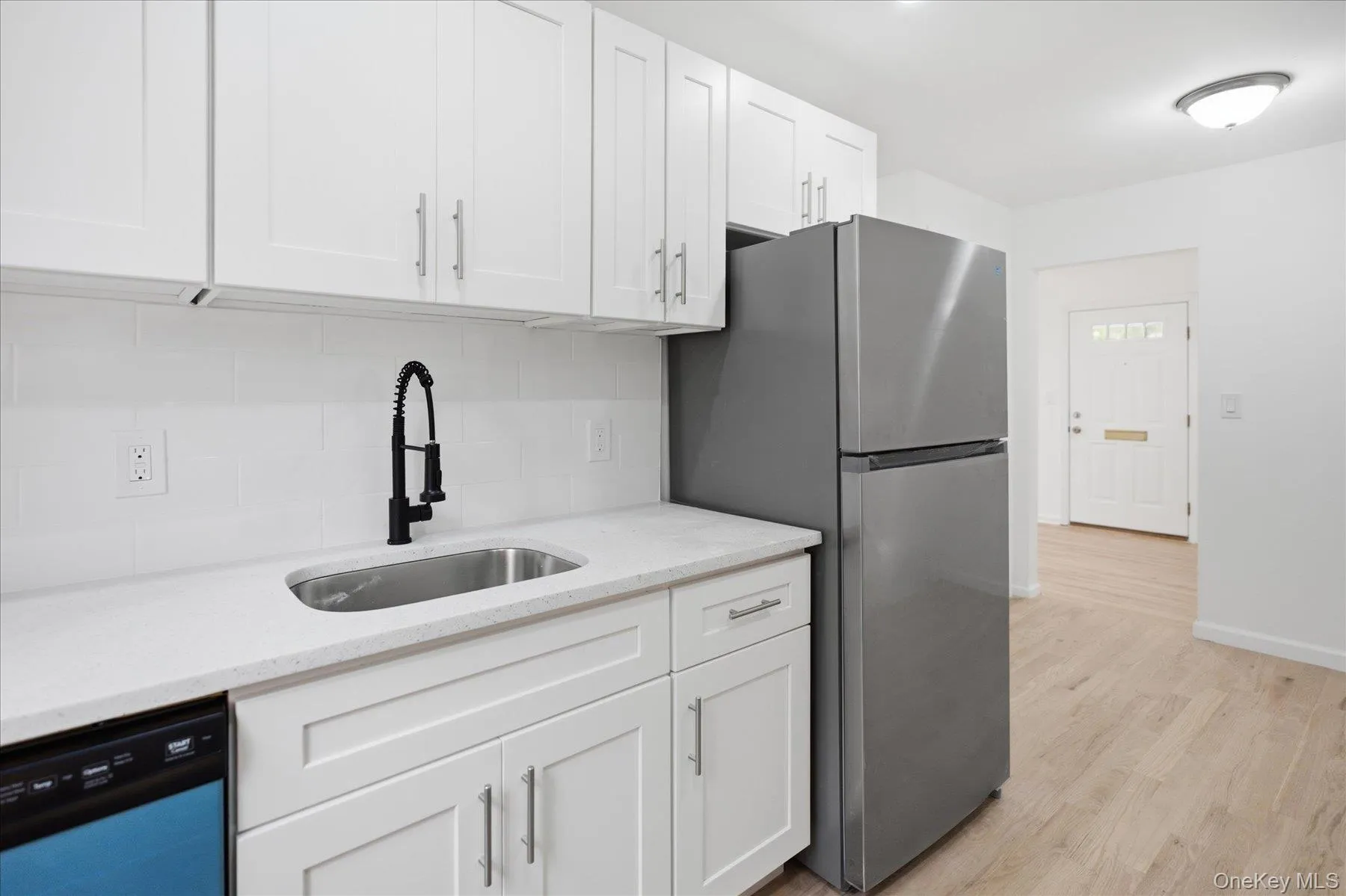 117 Robins Road, New Rochelle, NY, 2 Bedrooms Bedrooms, 4 Rooms Rooms,1 BathroomBathrooms,Residential,For Rent,Robins,0,1027552 117 Robins Road, New Rochelle, NY, 2 Bedrooms Bedrooms, 4 Rooms Rooms,1 BathroomBathrooms,Residential,For Rent,Robins,0,1027552