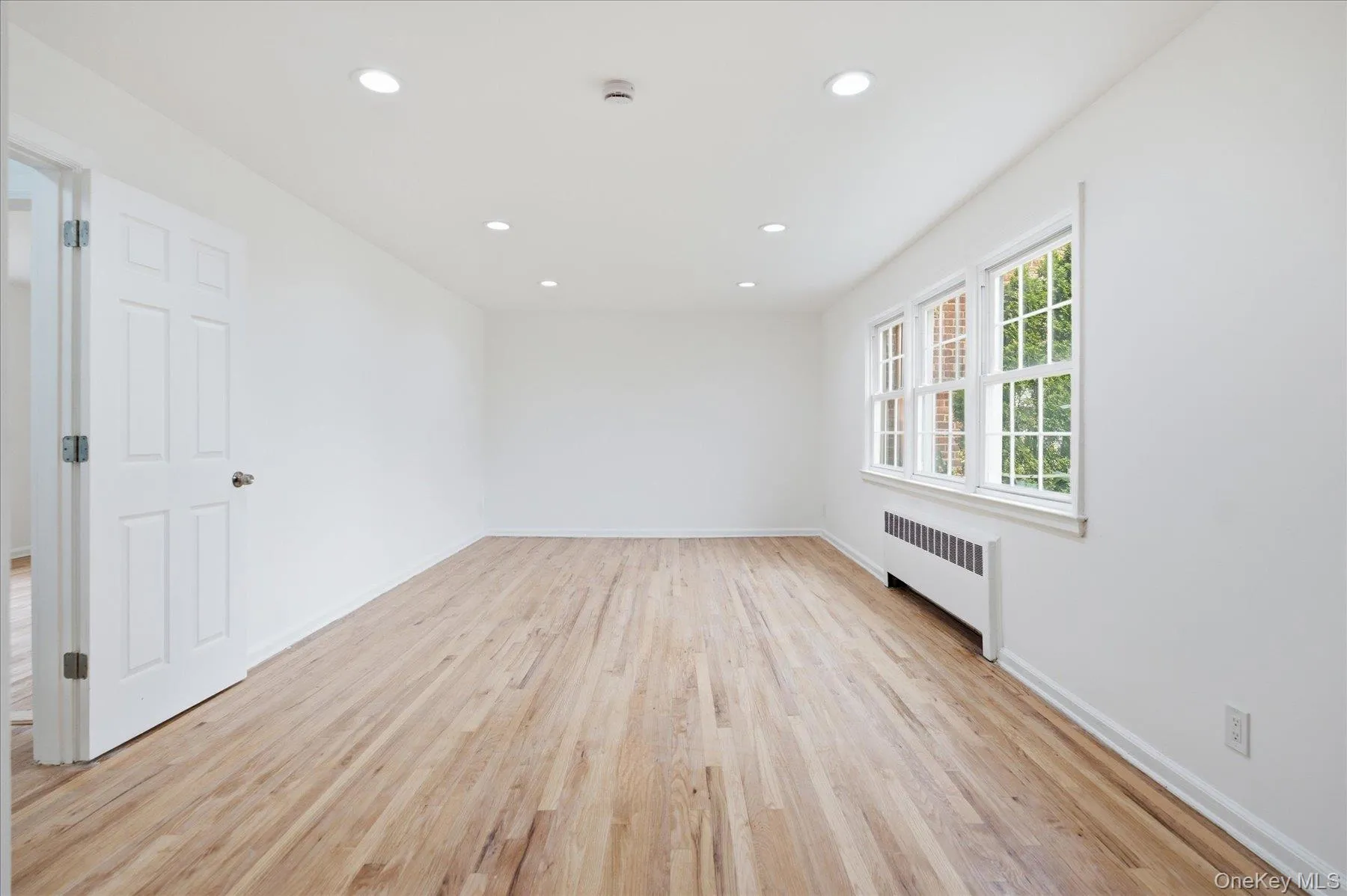 117 Robins Road, New Rochelle, NY, 2 Bedrooms Bedrooms, 4 Rooms Rooms,1 BathroomBathrooms,Residential,For Rent,Robins,0,1027552 117 Robins Road, New Rochelle, NY, 2 Bedrooms Bedrooms, 4 Rooms Rooms,1 BathroomBathrooms,Residential,For Rent,Robins,0,1027552