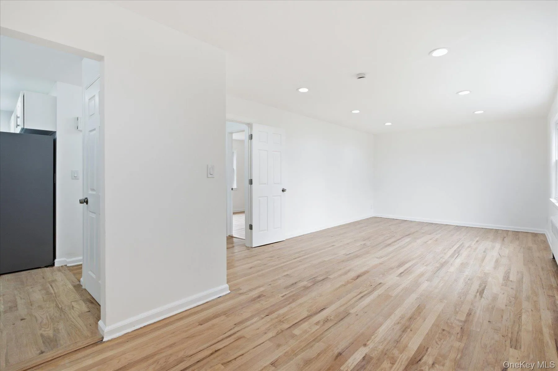 117 Robins Road, New Rochelle, NY, 2 Bedrooms Bedrooms, 4 Rooms Rooms,1 BathroomBathrooms,Residential,For Rent,Robins,0,1027552 117 Robins Road, New Rochelle, NY, 2 Bedrooms Bedrooms, 4 Rooms Rooms,1 BathroomBathrooms,Residential,For Rent,Robins,0,1027552