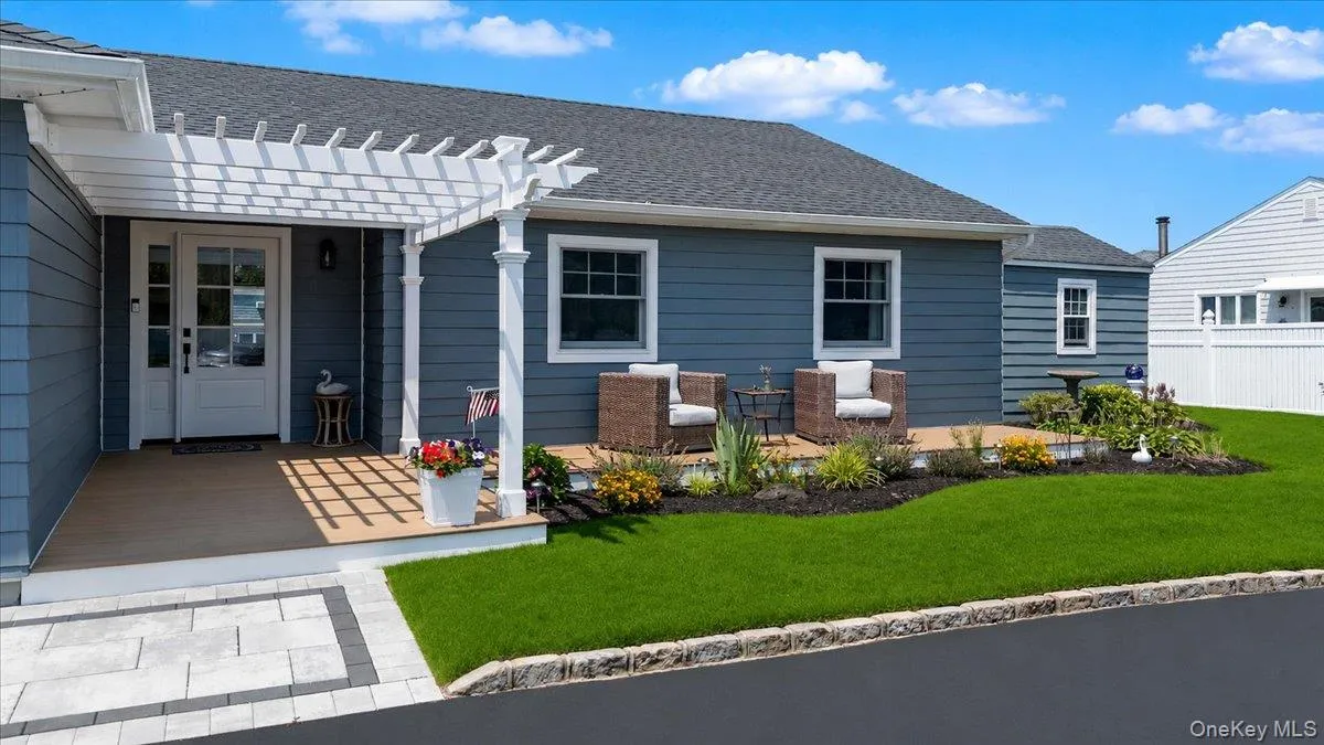 31 Shore Drive, Babylon, NY, 3 Bedrooms Bedrooms, 8 Rooms Rooms,2 BathroomsBathrooms,Residential,For Rent,Shore,0,1027559 31 Shore Drive, Babylon, NY, 3 Bedrooms Bedrooms, 8 Rooms Rooms,2 BathroomsBathrooms,Residential,For Rent,Shore,0,1027559