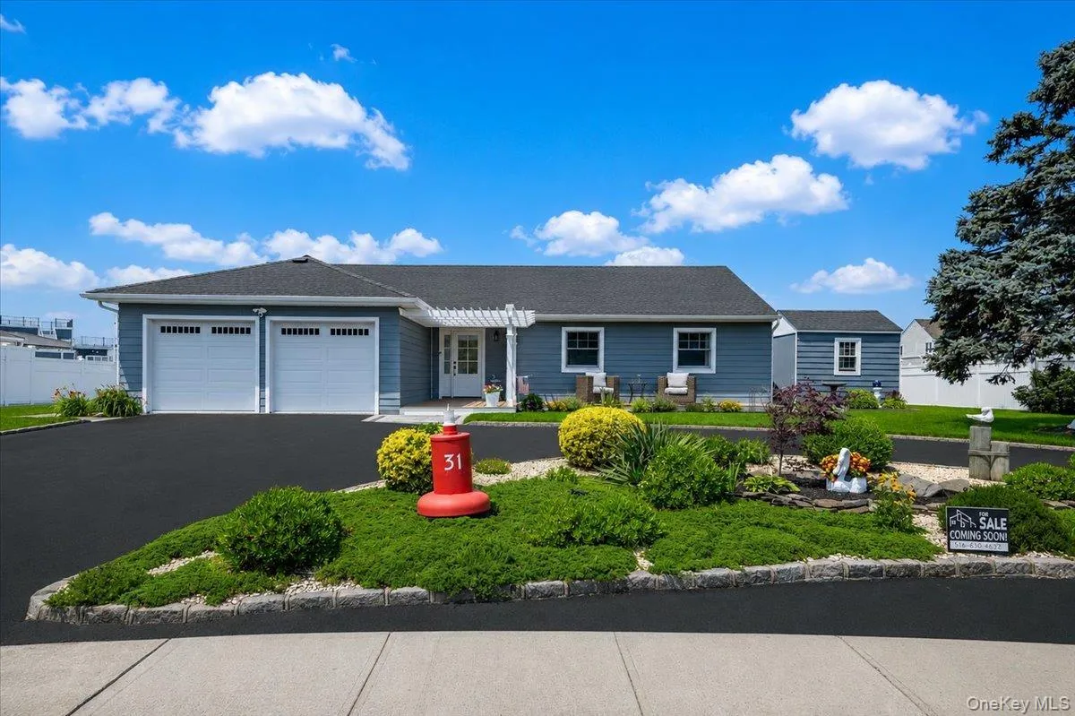 31 Shore Drive, Babylon, NY, 3 Bedrooms Bedrooms, 8 Rooms Rooms,2 BathroomsBathrooms,Residential,For Rent,Shore,0,1027559 31 Shore Drive, Babylon, NY, 3 Bedrooms Bedrooms, 8 Rooms Rooms,2 BathroomsBathrooms,Residential,For Rent,Shore,0,1027559