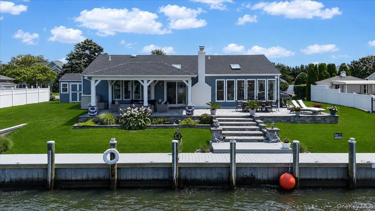 31 Shore Drive, Babylon, NY, 3 Bedrooms Bedrooms, 8 Rooms Rooms,2 BathroomsBathrooms,Residential,For Rent,Shore,0,1027559 31 Shore Drive, Babylon, NY, 3 Bedrooms Bedrooms, 8 Rooms Rooms,2 BathroomsBathrooms,Residential,For Rent,Shore,0,1027559