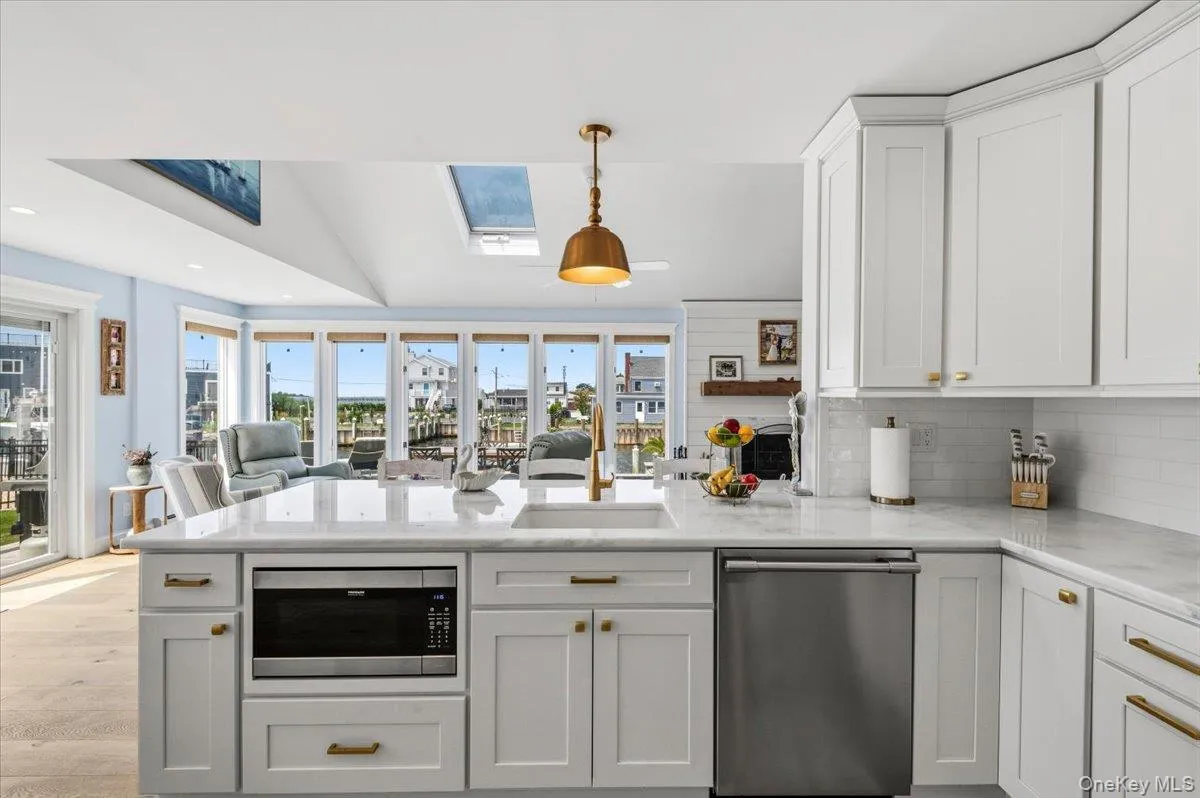 31 Shore Drive, Babylon, NY, 3 Bedrooms Bedrooms, 8 Rooms Rooms,2 BathroomsBathrooms,Residential,For Rent,Shore,0,1027559 31 Shore Drive, Babylon, NY, 3 Bedrooms Bedrooms, 8 Rooms Rooms,2 BathroomsBathrooms,Residential,For Rent,Shore,0,1027559